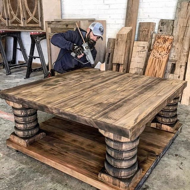 This table leaves us speechless 😶- crafted by: @designsbydonnie .
.
.
.
#handcrafted #woodworking #woodtable #beastmode #speechless #art #design #craftsman