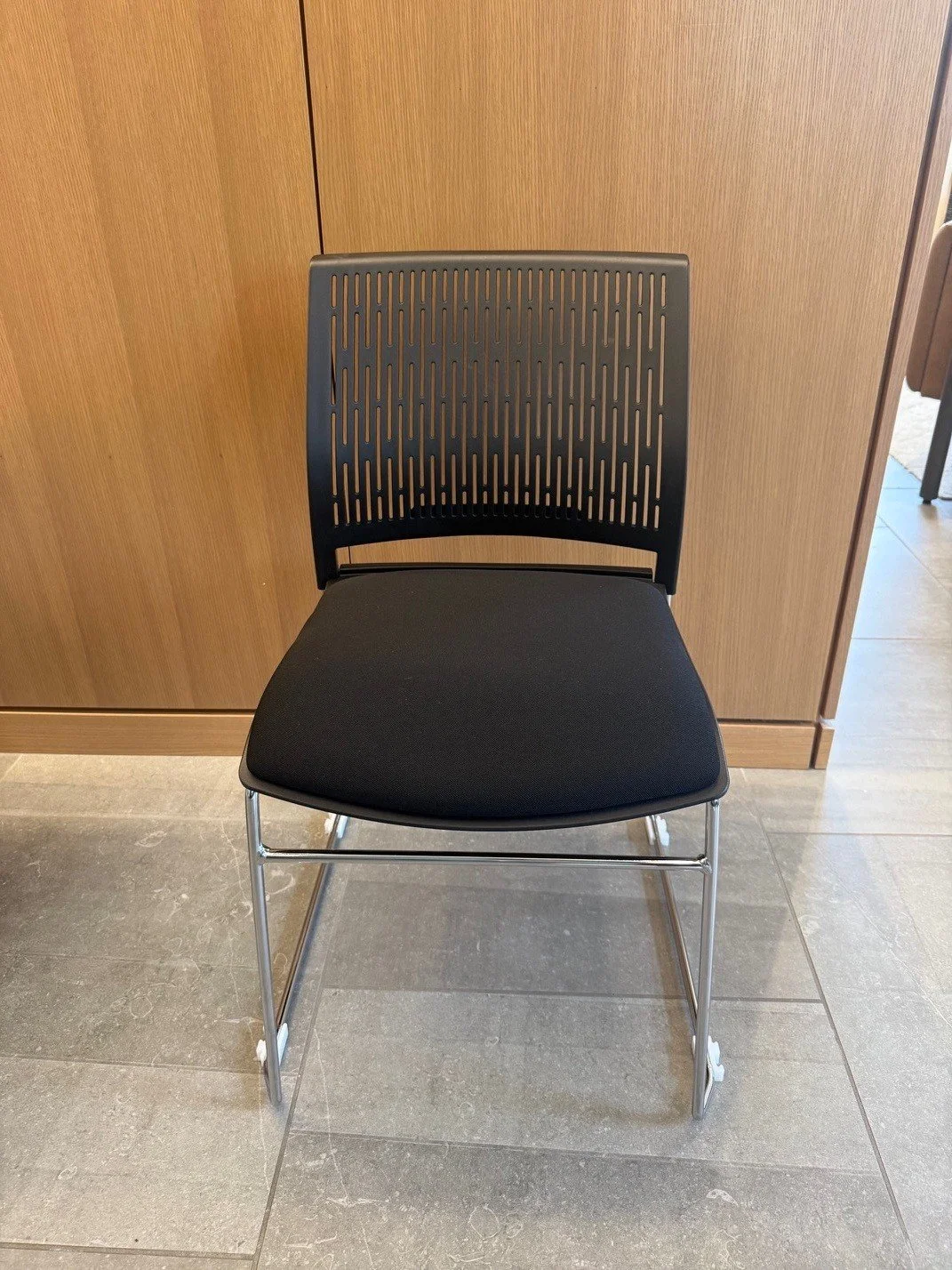 BOLIN BREAK CHAIR.jpg