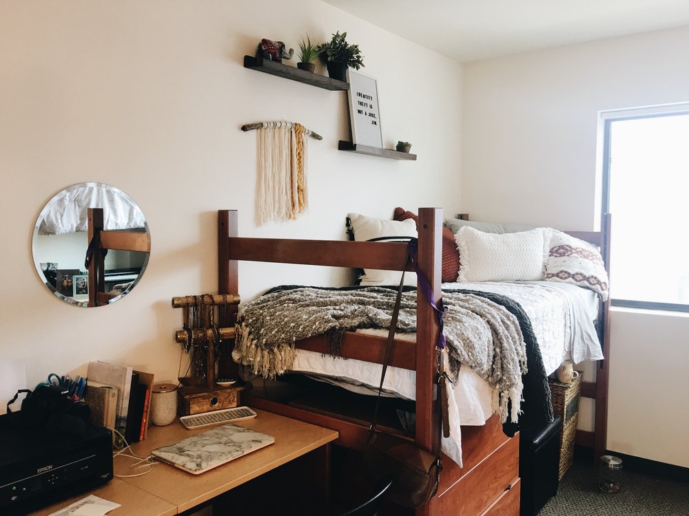 College Dorm Room Decor Han Elaine, How To Set Up A College Dorm Bedroom