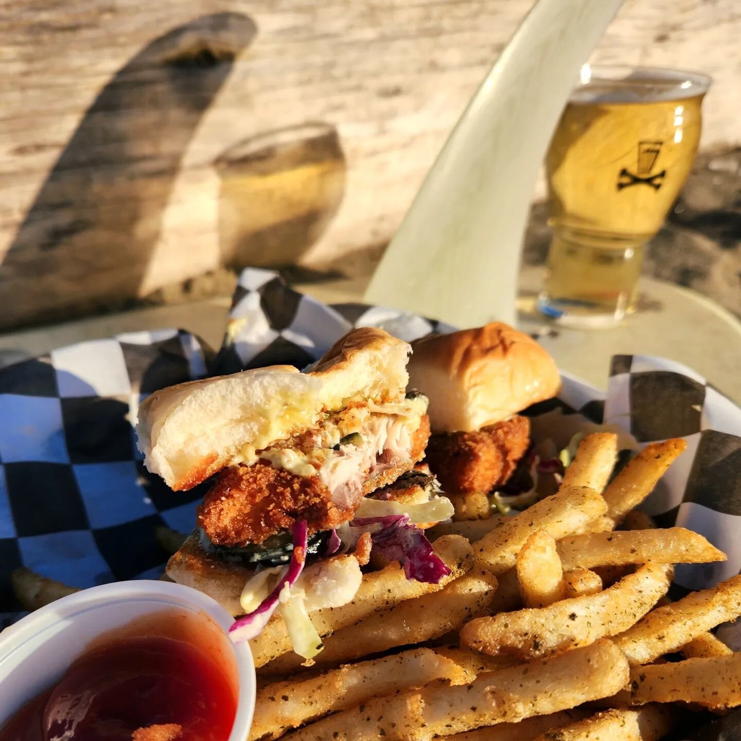 🥀❤️New Special❤️🥀
We have a brand NEW special available in the taproom...
 
Mackerel Sliders 

Panko breaded mackerel, japanese tartar sauce, cabbage, king's hawaiian rolls, and your choice of a side of fries or salad.