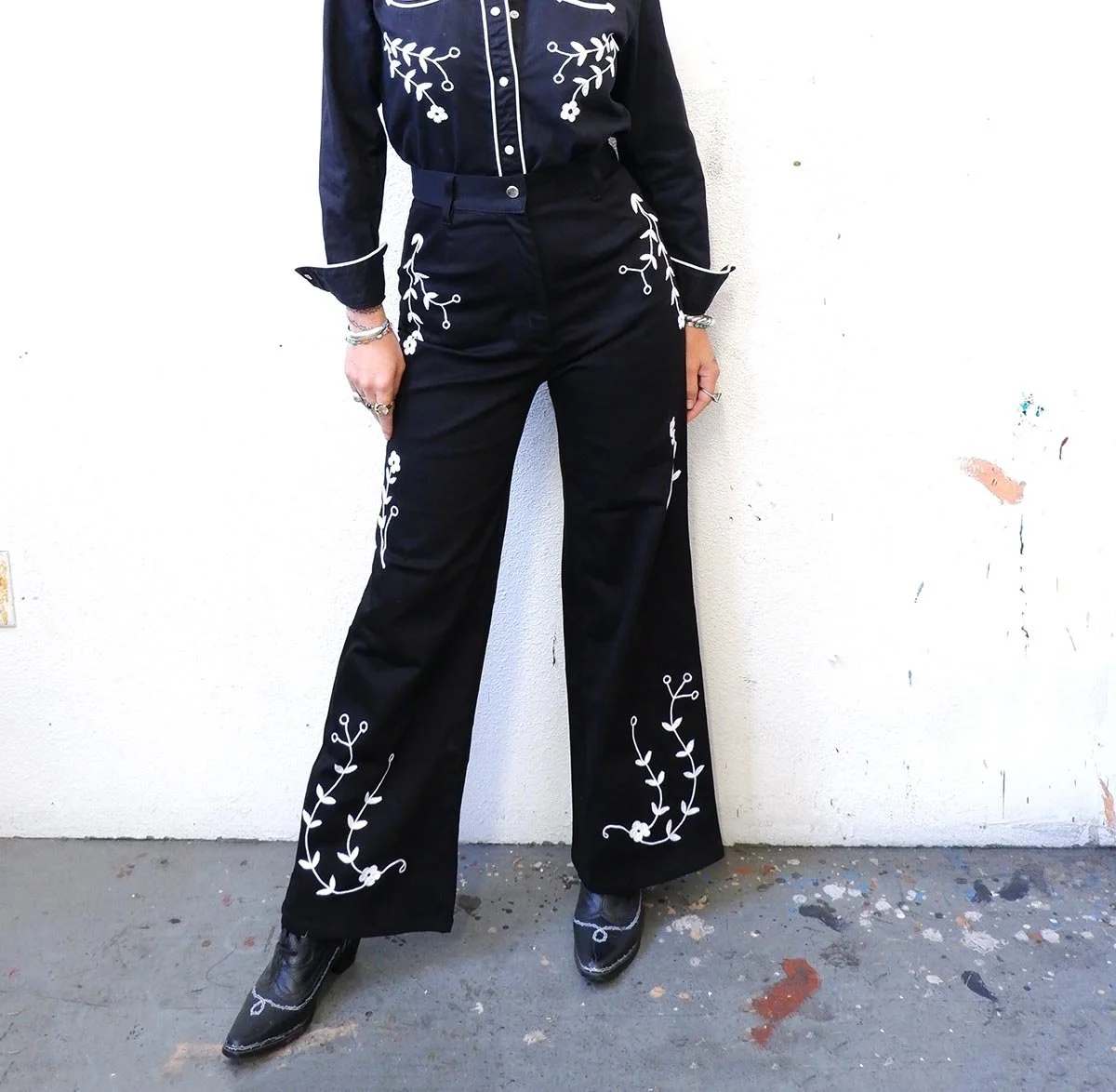 Western Embroidered Black Pants / 29" Waist