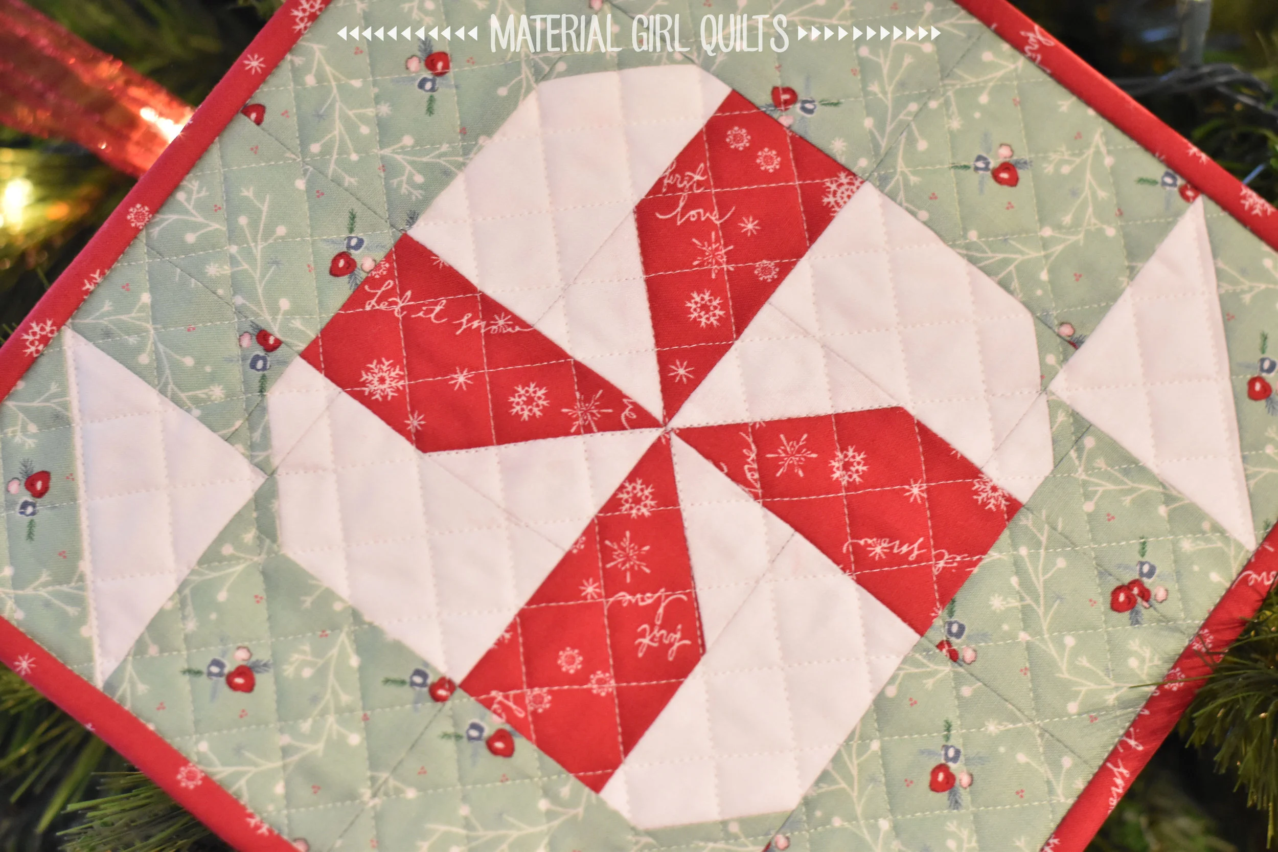Mini Christmas Quilt {a new finish!} — Material Girl Quilts