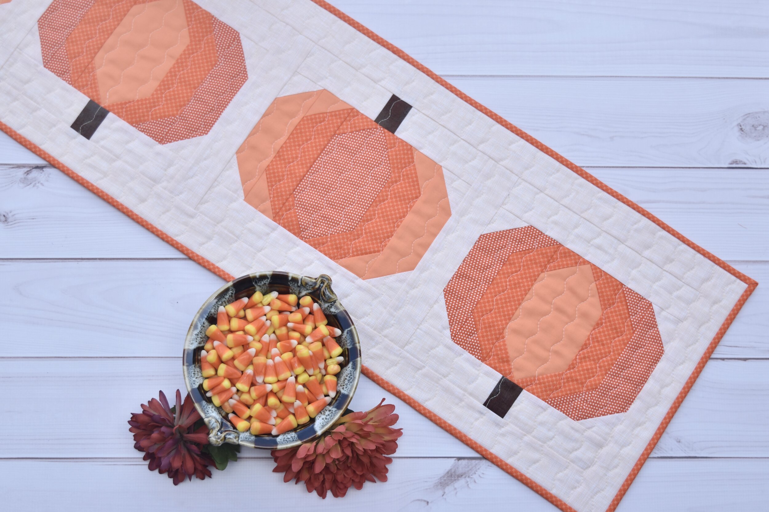 Pumpkin Patch Table Runner {a free pattern!} — Material Girl Quilts