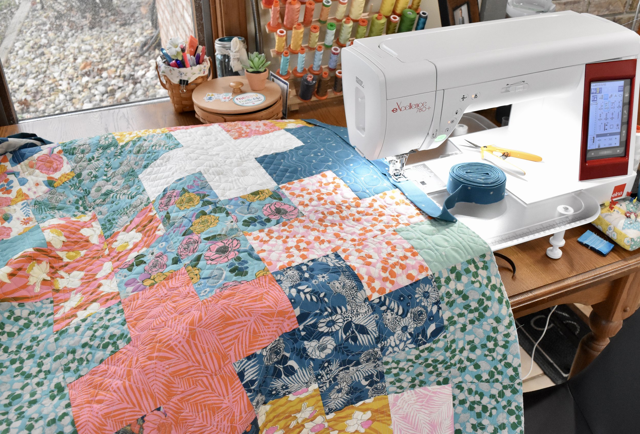 Fat Quarter Plus Quilt Tutorial {perfect for beginners!!} — Material Girl Quilts