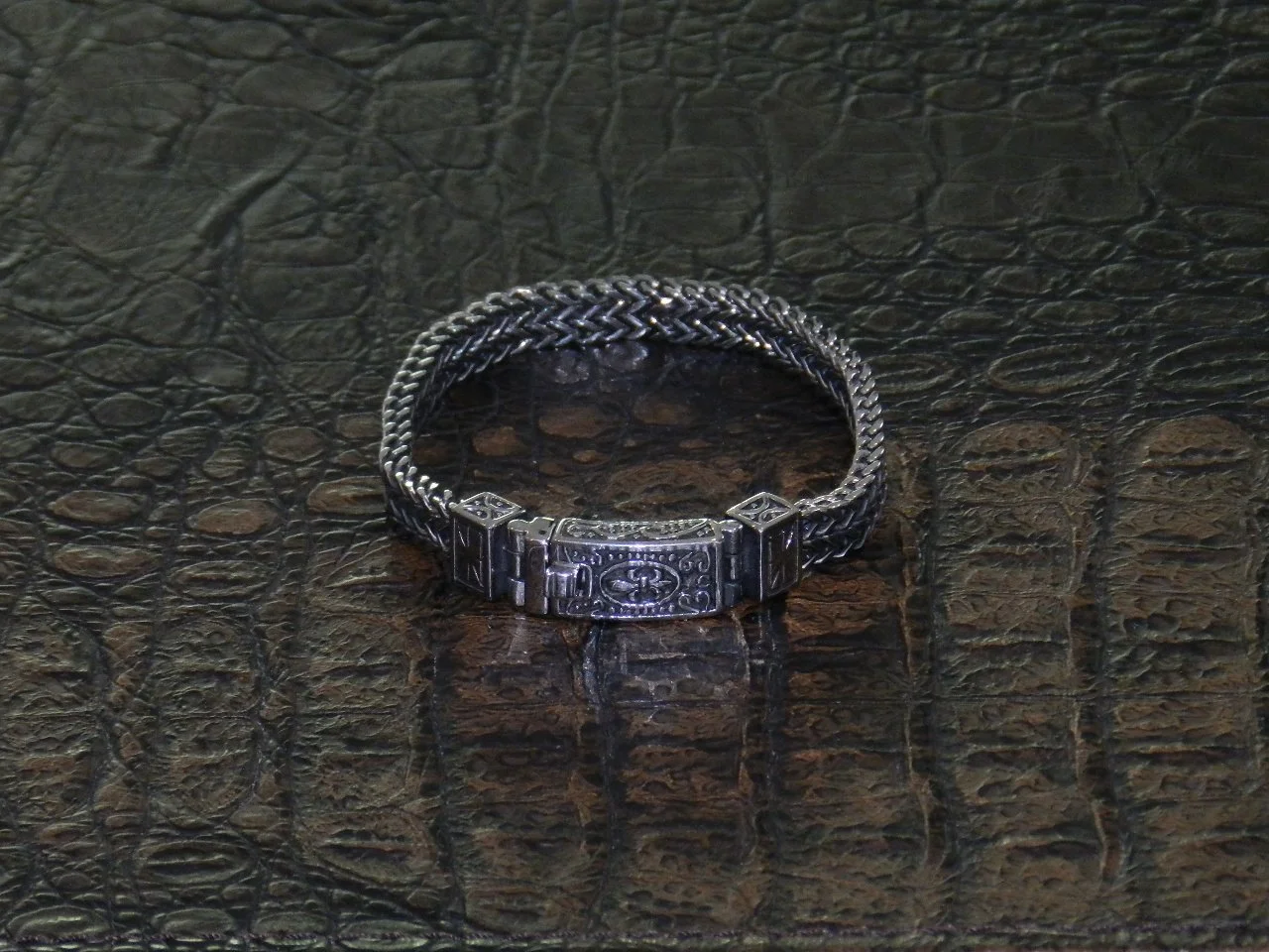 Men's Stainless Steel Double Row Link Chain Bracelet with Classic Antique Designs on the Clasp. Fits Wrists Size: 7.5”