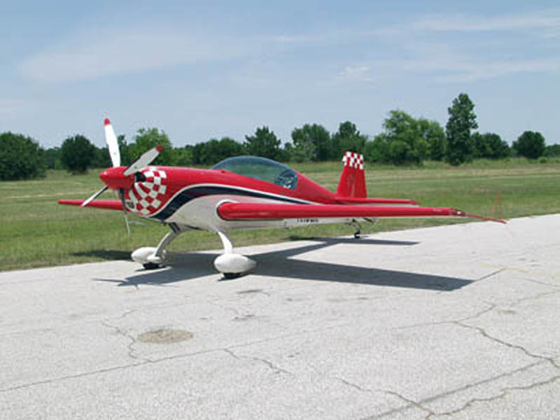 Extra 300&nbsp;airplane on runway