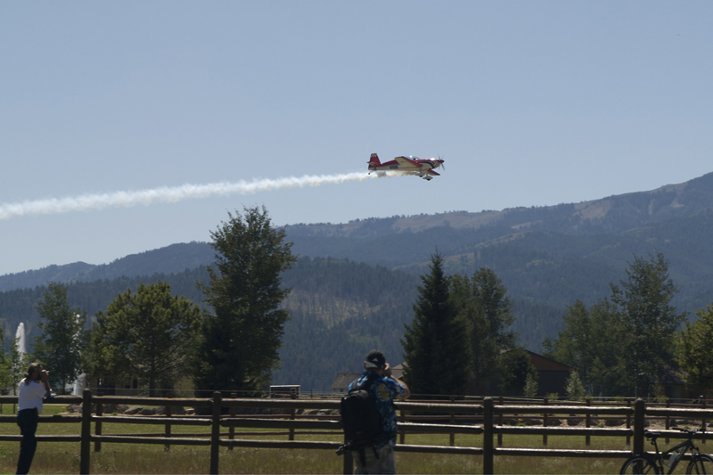 Extra 300&nbsp;airplane with smoke