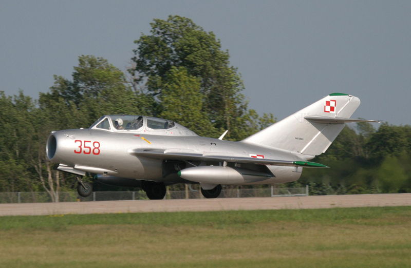 Mikoyan-Gurevich MiG-15 landing