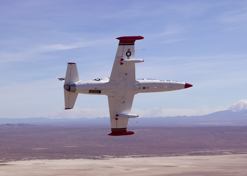 Aero L-39 Albatros banking over desert