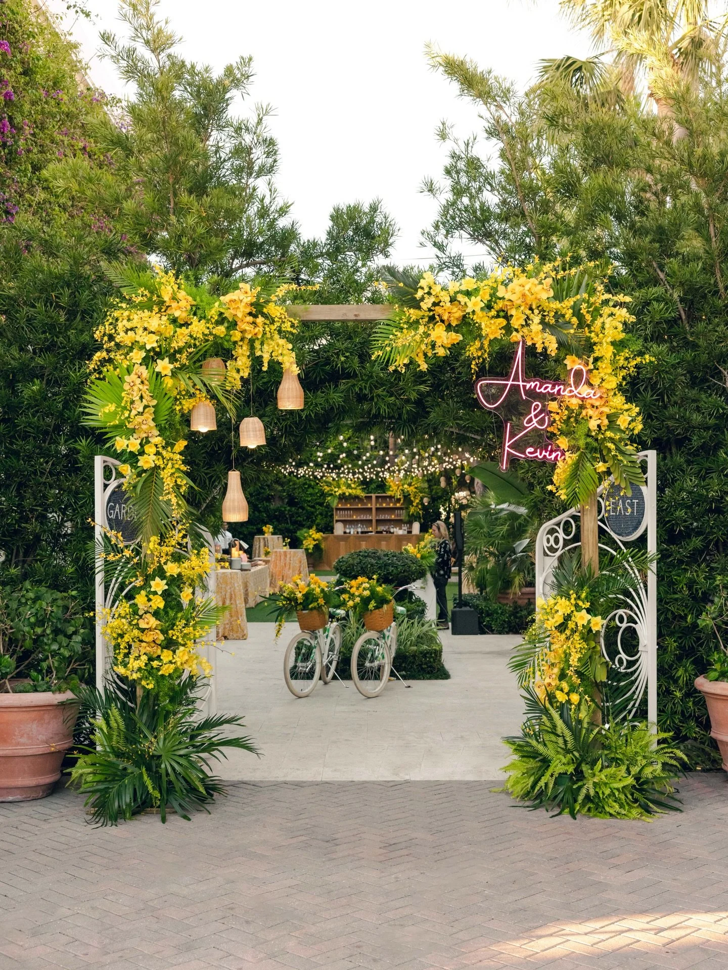 The Colony Hotel in Palm Beach is one of our favorite hotels to recommend for a destination wedding. The bungalows are a perfect getting ready spot with your wedding party and the east garden is a great spot for welcome drinks and the night before. A