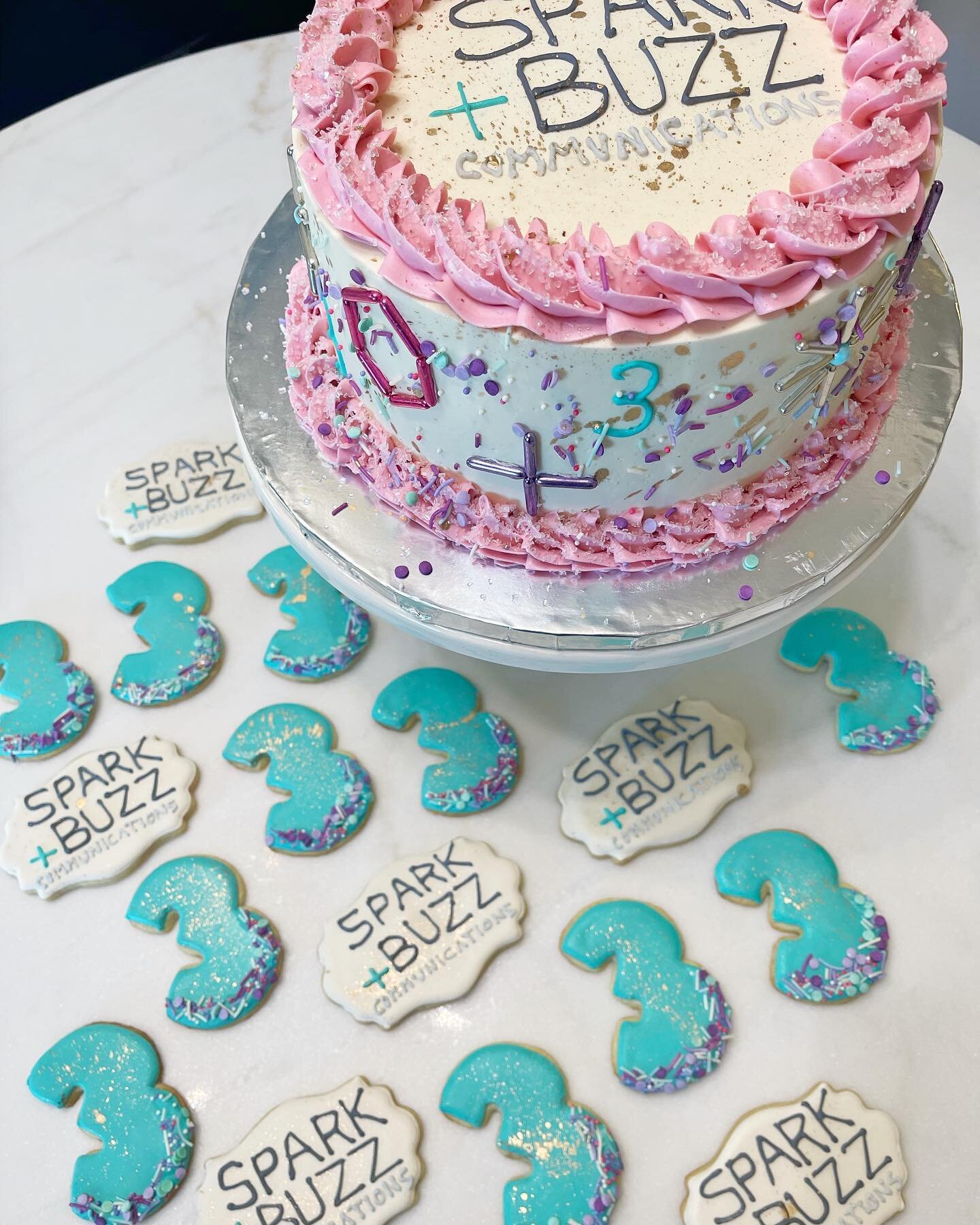 Pop the champagne 🍾 Spark + Buzz celebrated their 3rd birthday!! Cheers to my dearest Courtney @sparkandbuzz on her continued success!