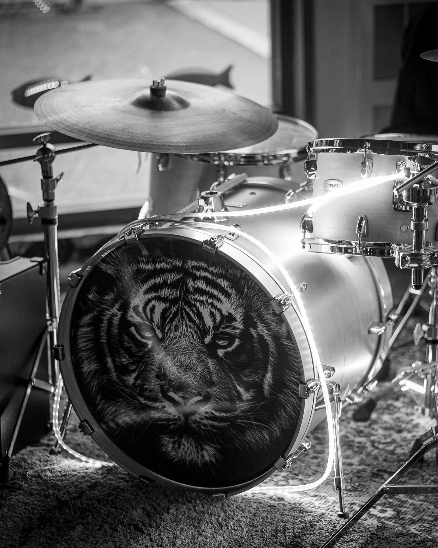 Some shots from the show last weekend w @somberseas at the @ice_house_gallery in Prince Rupert!
We&rsquo;ll be back soon!
Next show will be in Kitimat!

Photo Fred&rsquo;s go to the man @cameroncerant 

#band #livemusic #indigenous #rezrock #rocknrol