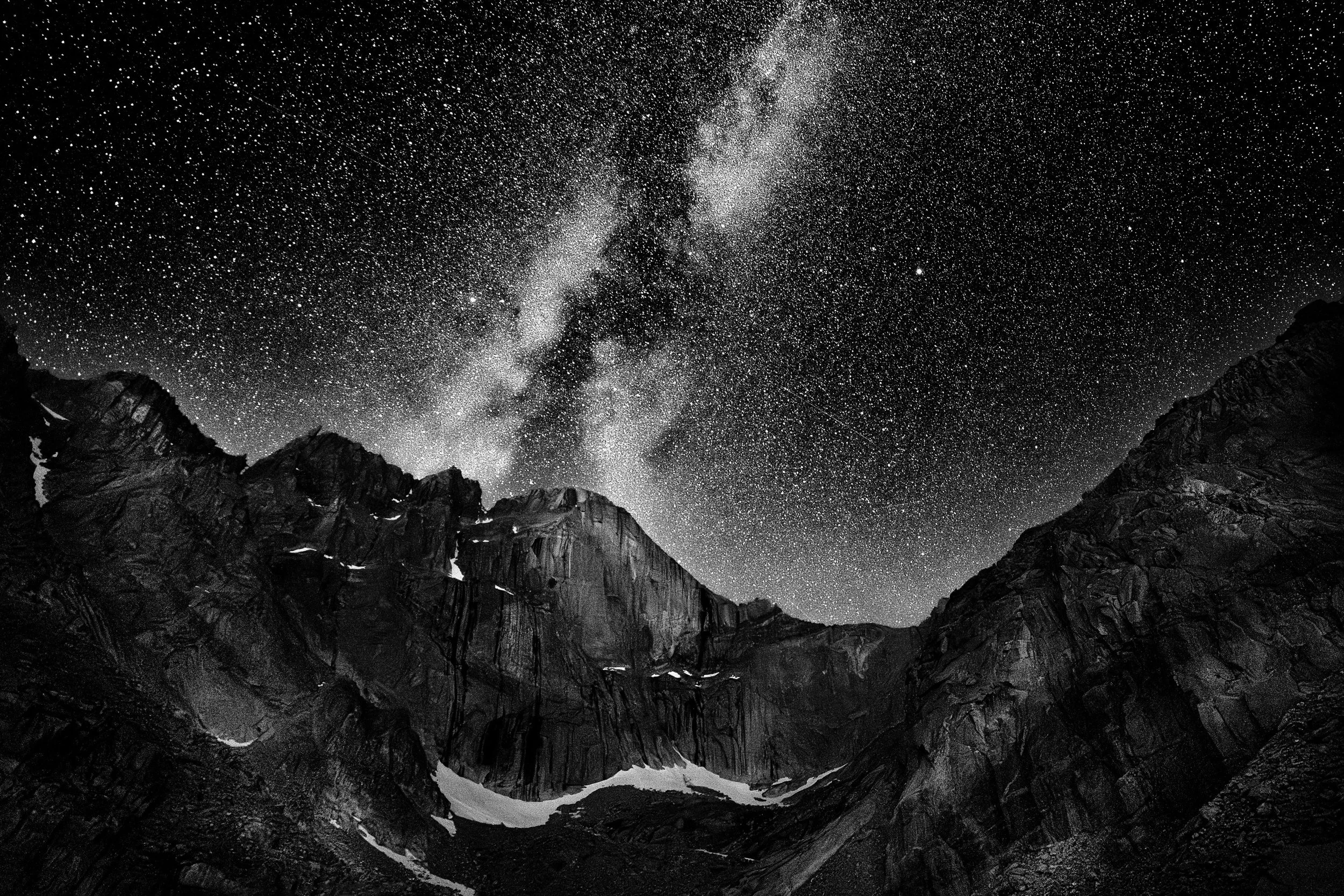 Longs---Milky-Way-BW---01---denoise---flat---tweak.jpg