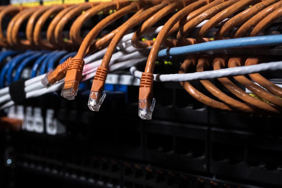 computer-network-cables_925x.jpg