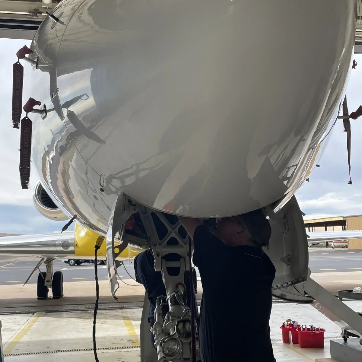 Haggan_GulfstreamGIV_mainenance2(1).webp