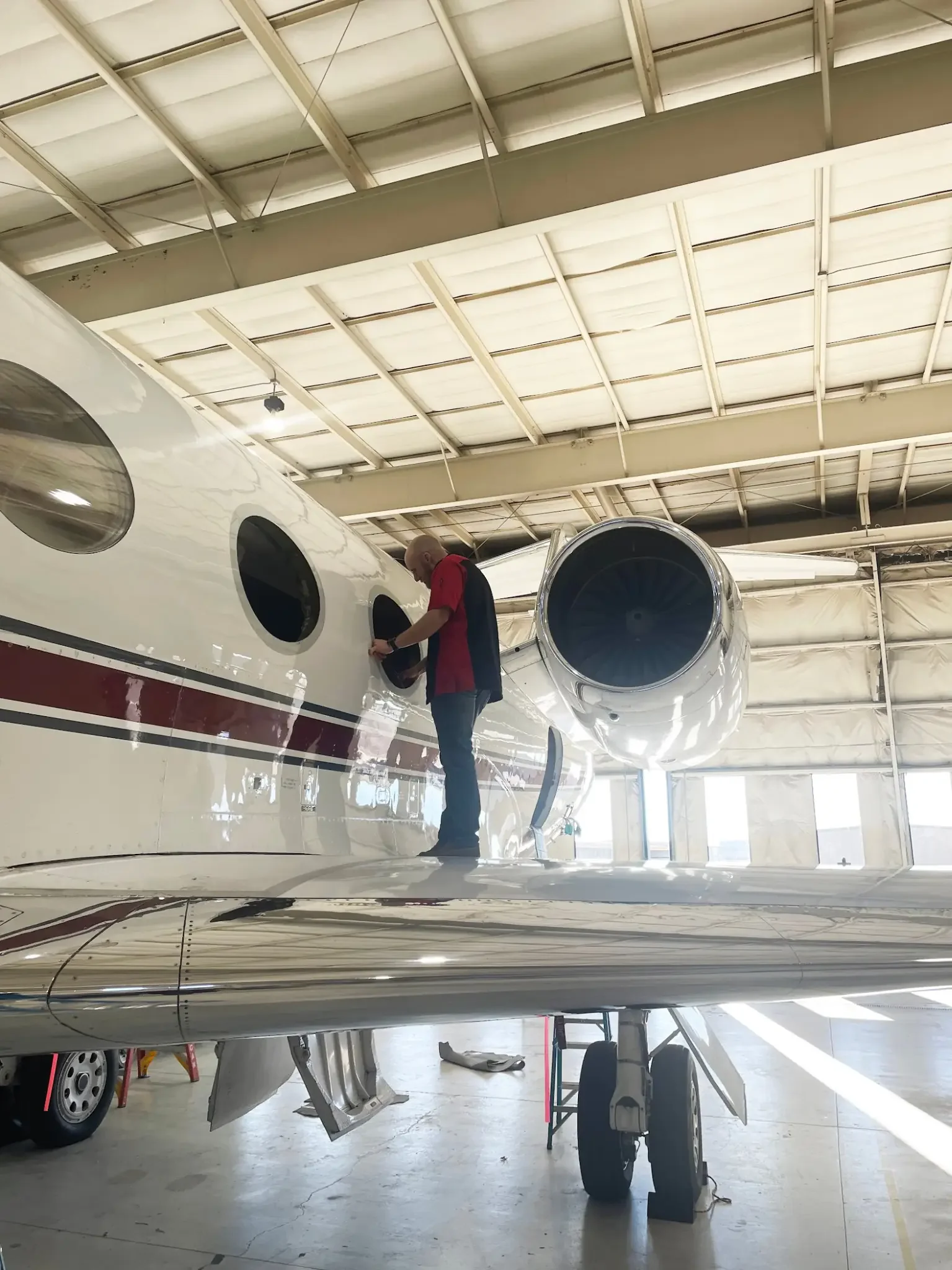 Haggan_Gulfstream_window.webp