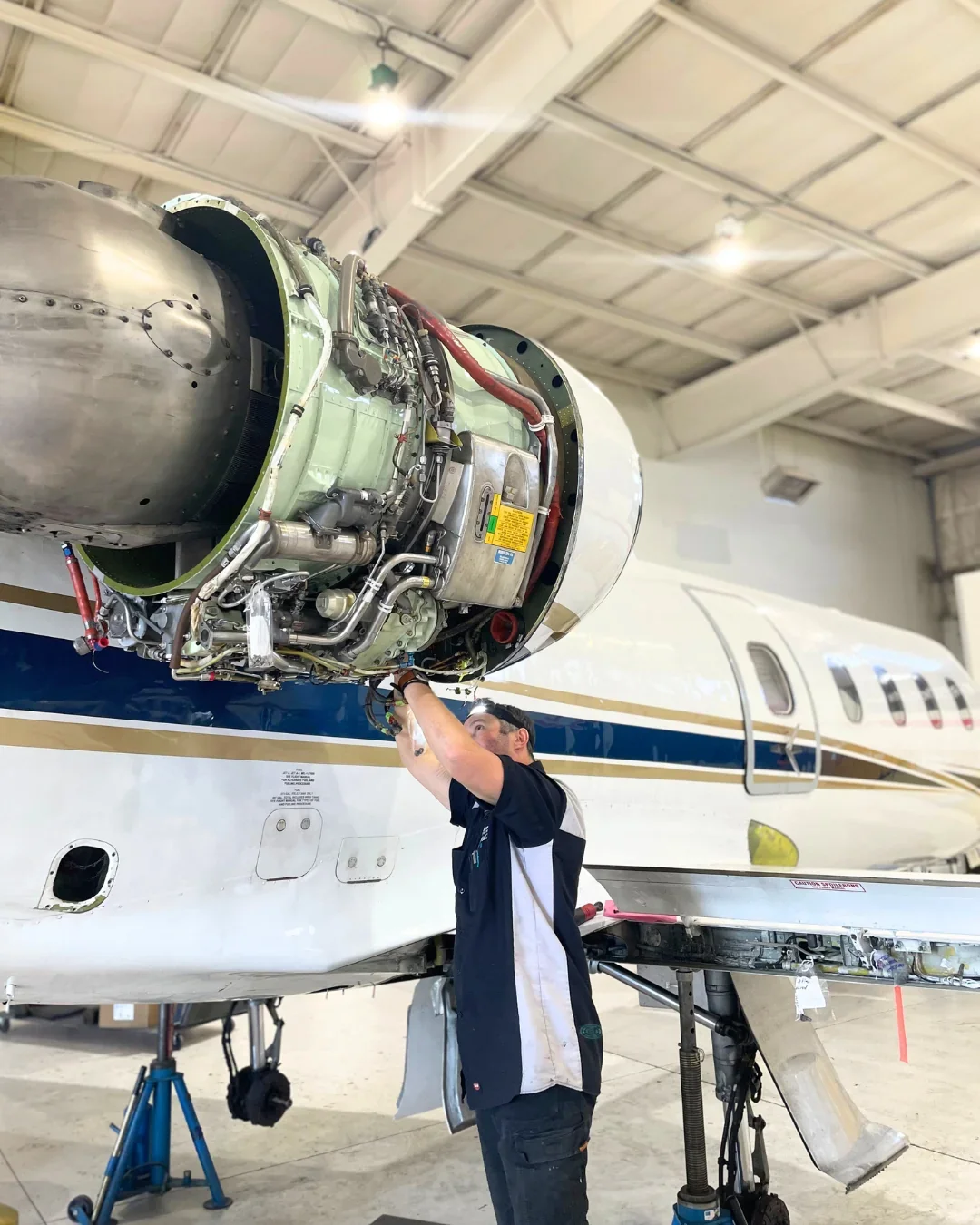 HagganAviation_Learjet_EngineMainenance.webp