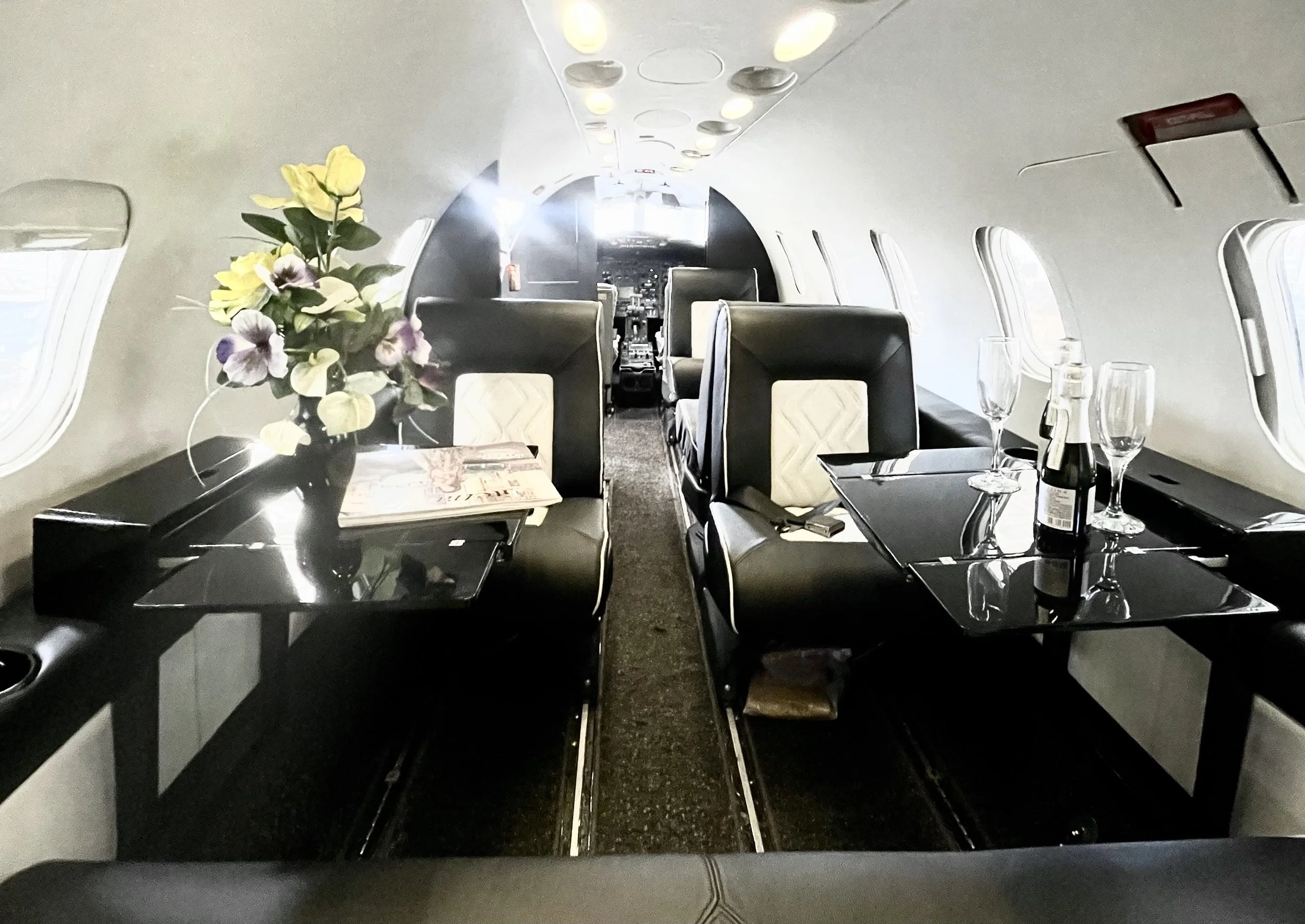 Aircraft detail shop at Haggan Aviation KAPA Denver