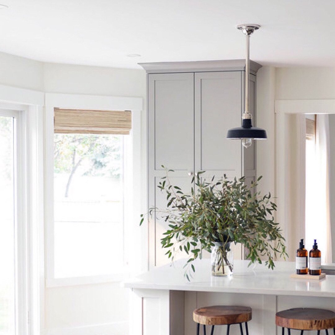 Shop this look at LT &amp; CO! swipe! 
⠀⠀⠀⠀⠀⠀⠀⠀⠀
Bar stools: check out our Apollo Counter Stool, simple black legs and a warm toned wood are a classic and organic look for any kitchen! 
⠀⠀⠀⠀⠀⠀⠀⠀⠀
Link in story &amp; highlights to shop! 
⠀⠀⠀⠀⠀⠀⠀⠀⠀
⠀⠀⠀