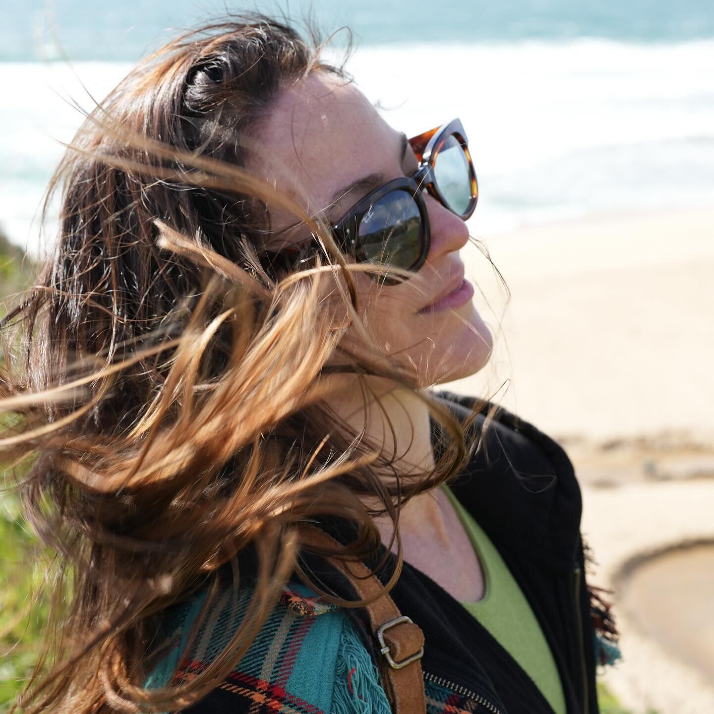 Auric clearing 🌬️🌬️🌬️🌬️

Pre-eclipse elemental healing, the wind was relentless today, cold, deep gusts from the north. The intended yoga photos dissolved into Mexican food and an afternoon meander down the coast. 

In my Medusa vibes here 💯

An
