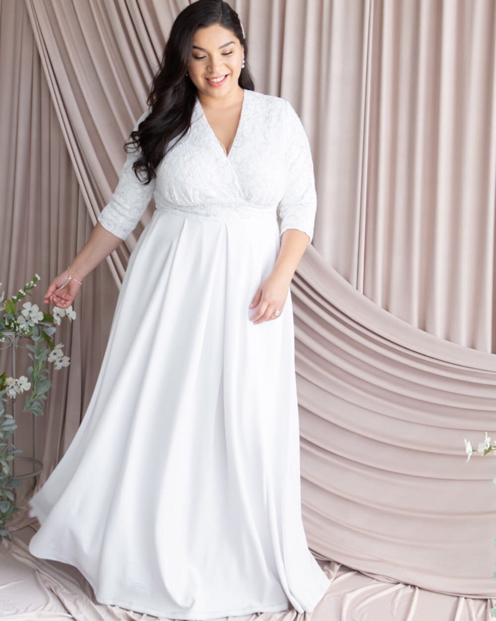 Plus Size Beach Wedding Dresses: Plus Size Beach Bridal Gowns — Affordable  Wedding Venues \u0026 Menus