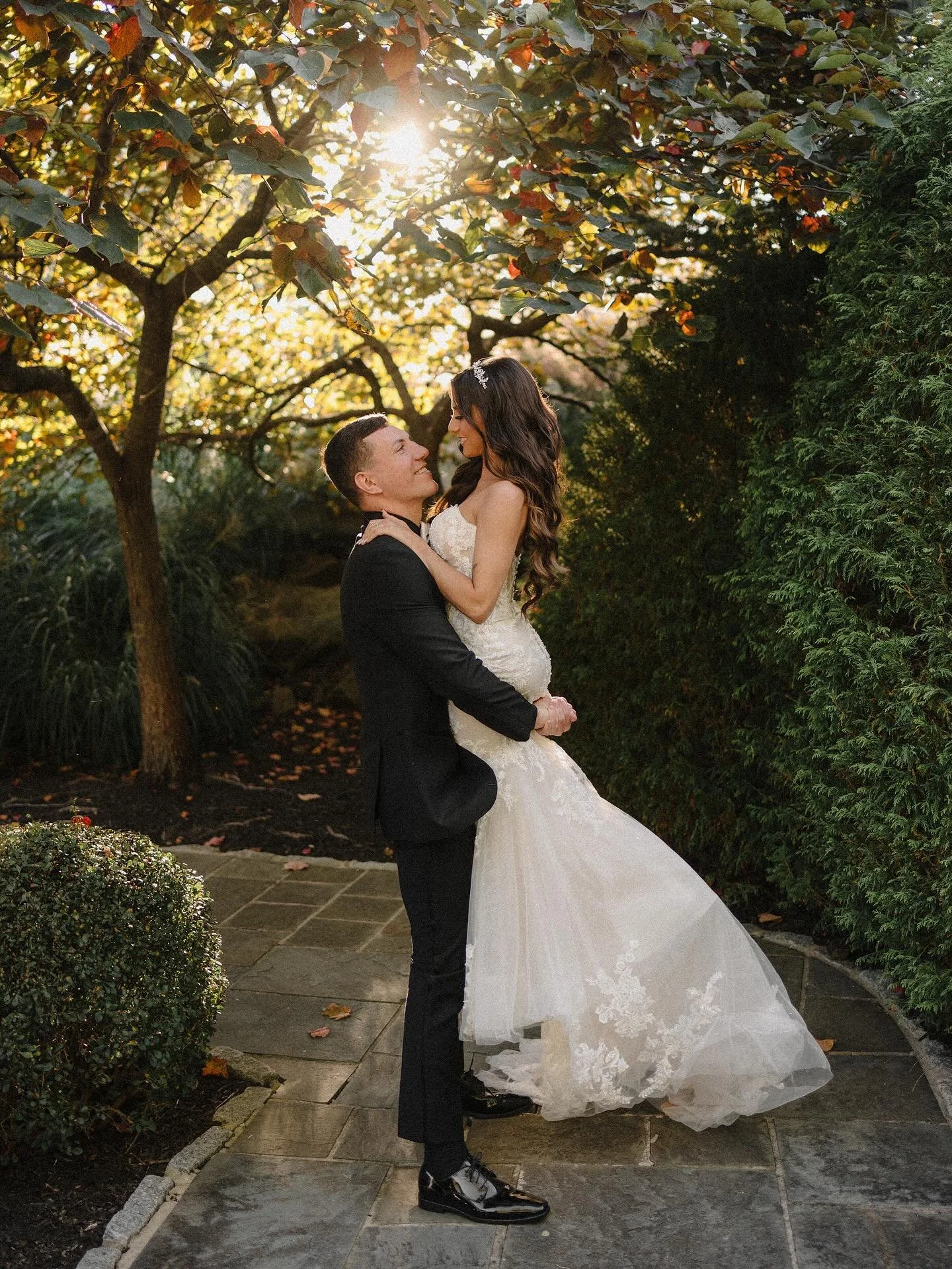 wedding snap fall vibe 

#nycweddingphotographer #brooklynweddingphotographer #hudsonvalleyweddingphotographer #fallwedding #catskillsweddingphotographer #upstatenyweddingphotographer