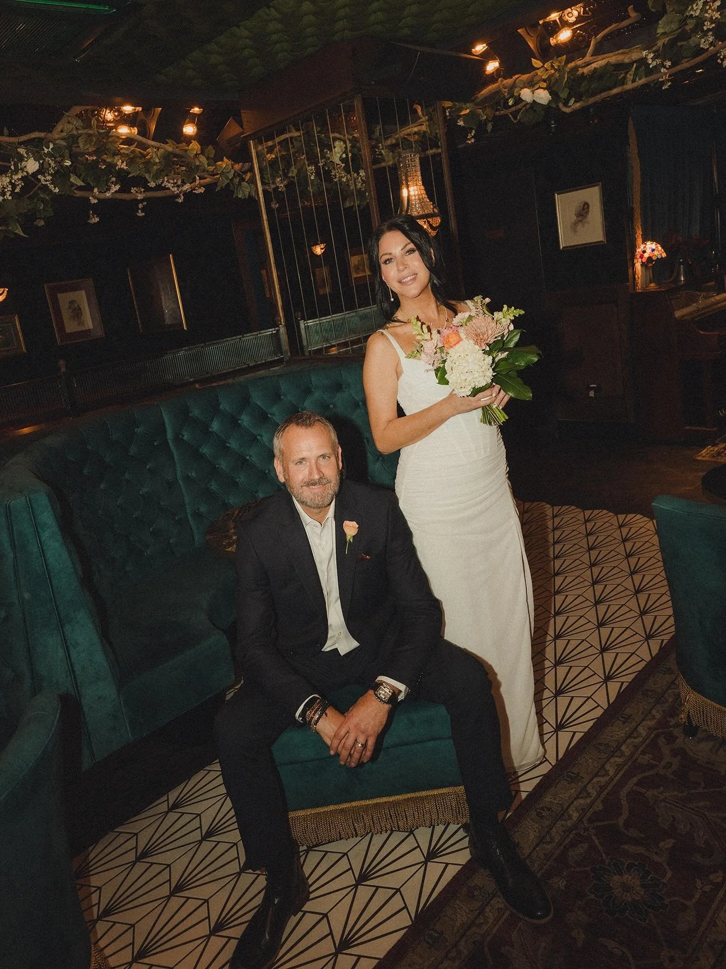 Laurie &amp; Scott elopement nyc

🏨 hotel @theevelynnyc 
💍ceremony @palladinosrestaurants @grandcentralnyc 
🍸drink @valerienewyorkcity 
🎉dinner @theviewny 

#nycweddingphotographer #elopementphotographer #citybride #nycweddingvenue #brooklynweddi