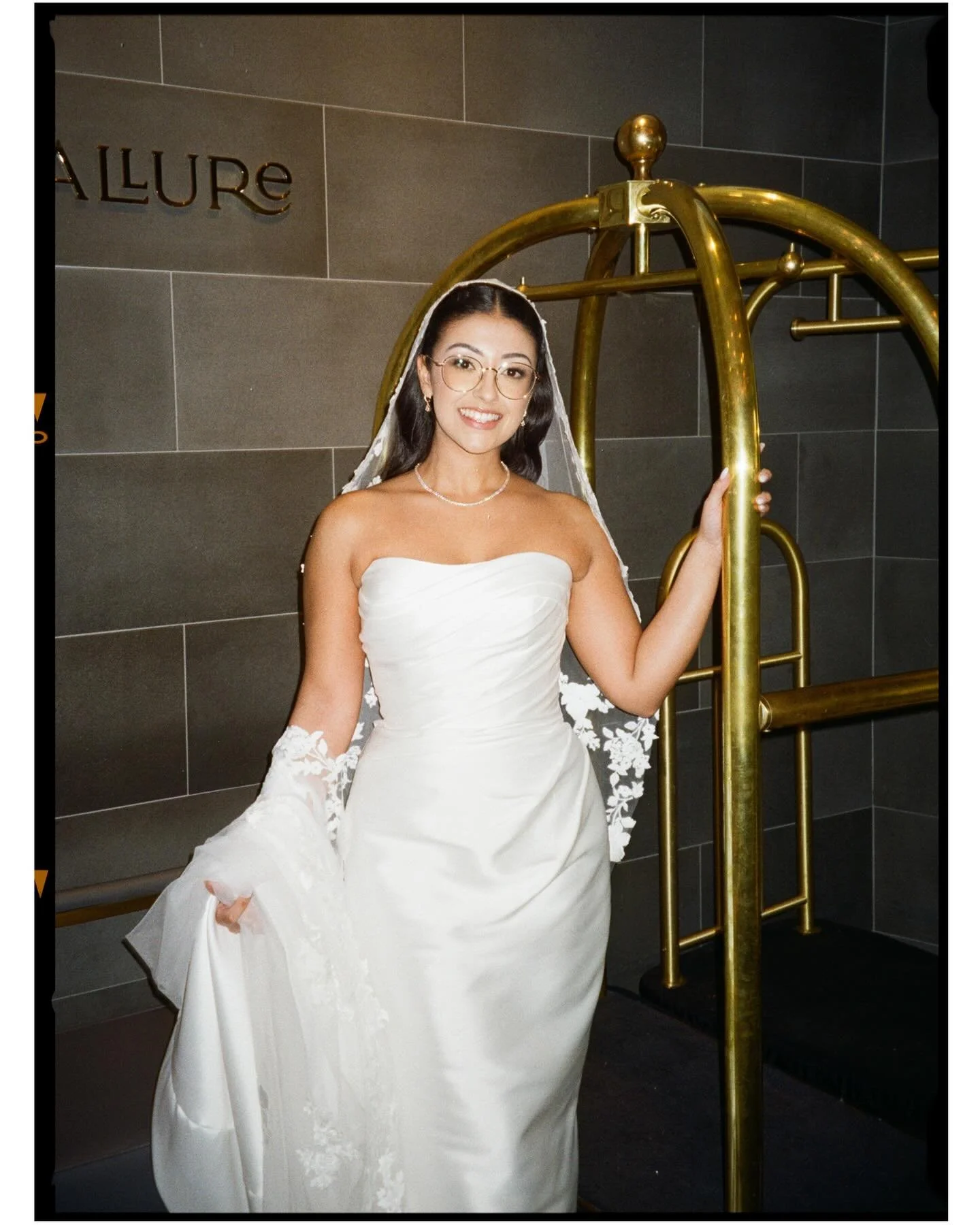 film snaps from lauren &amp; jonathan wedding

#nycweddingphotographer #brooklynweddingphotographer #citybride #nycelopementphotographer #filmweddingphotographer