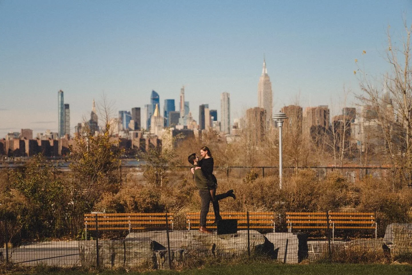 couple snap nyc view bgrnd

#nycengagementphotographer #brooklynengagementphotographer #nycelopementphotographer