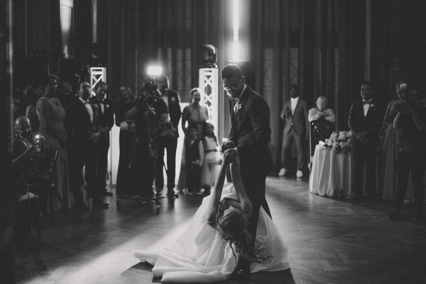 wedding snap during the first dance choreographed 

#nycweddingphotographer #brooklynweddingphotographer #nycelopementphotographer