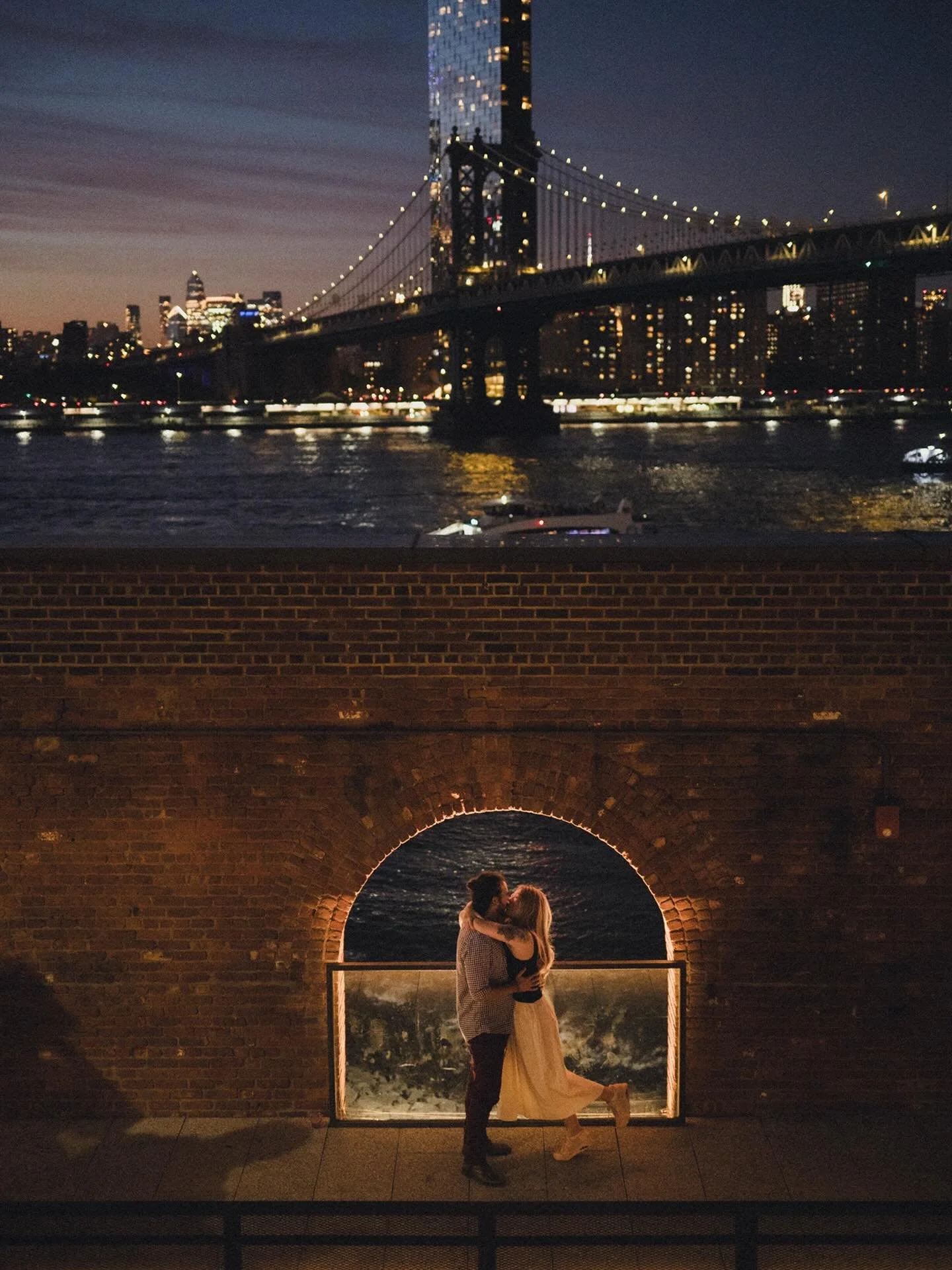 couple snap during the dusk from timeout market rooftop 

#nycelopementphotographer #nycengagementphotographer #couplephotoshoot