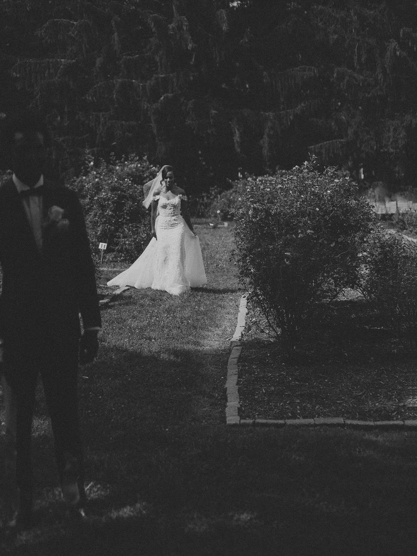 first look to capture the dramatic moment 

#nycweddingphotographer #brooklynweddingphotographer #nycelopementphotographer