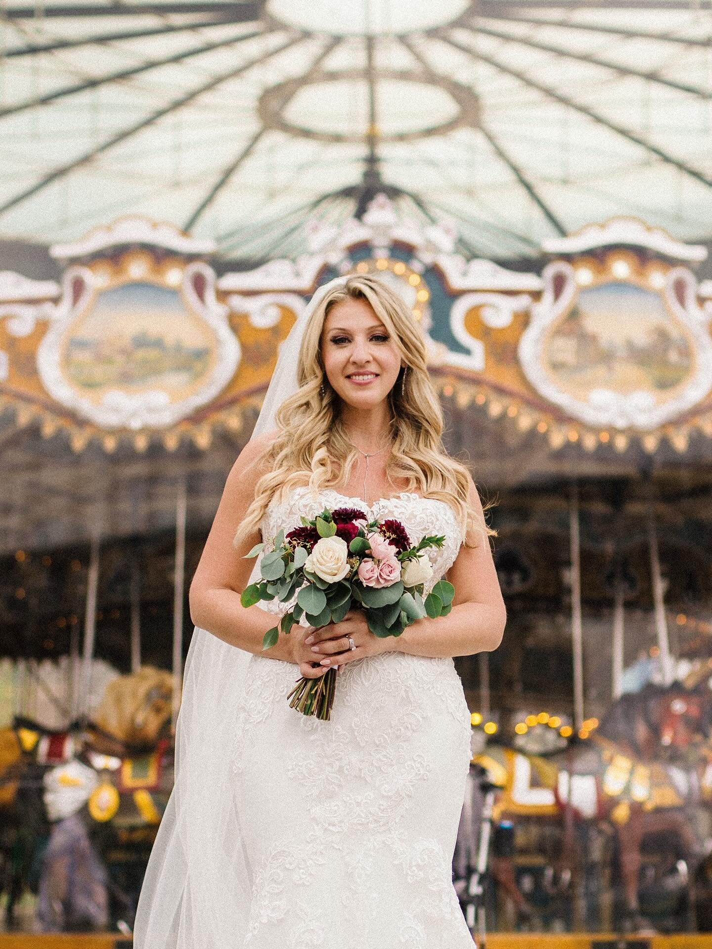 bride snap by janes carrousel brooklyn ny

#nycweddingphotographer #nycelopementphotographer #nycengagementphotographer