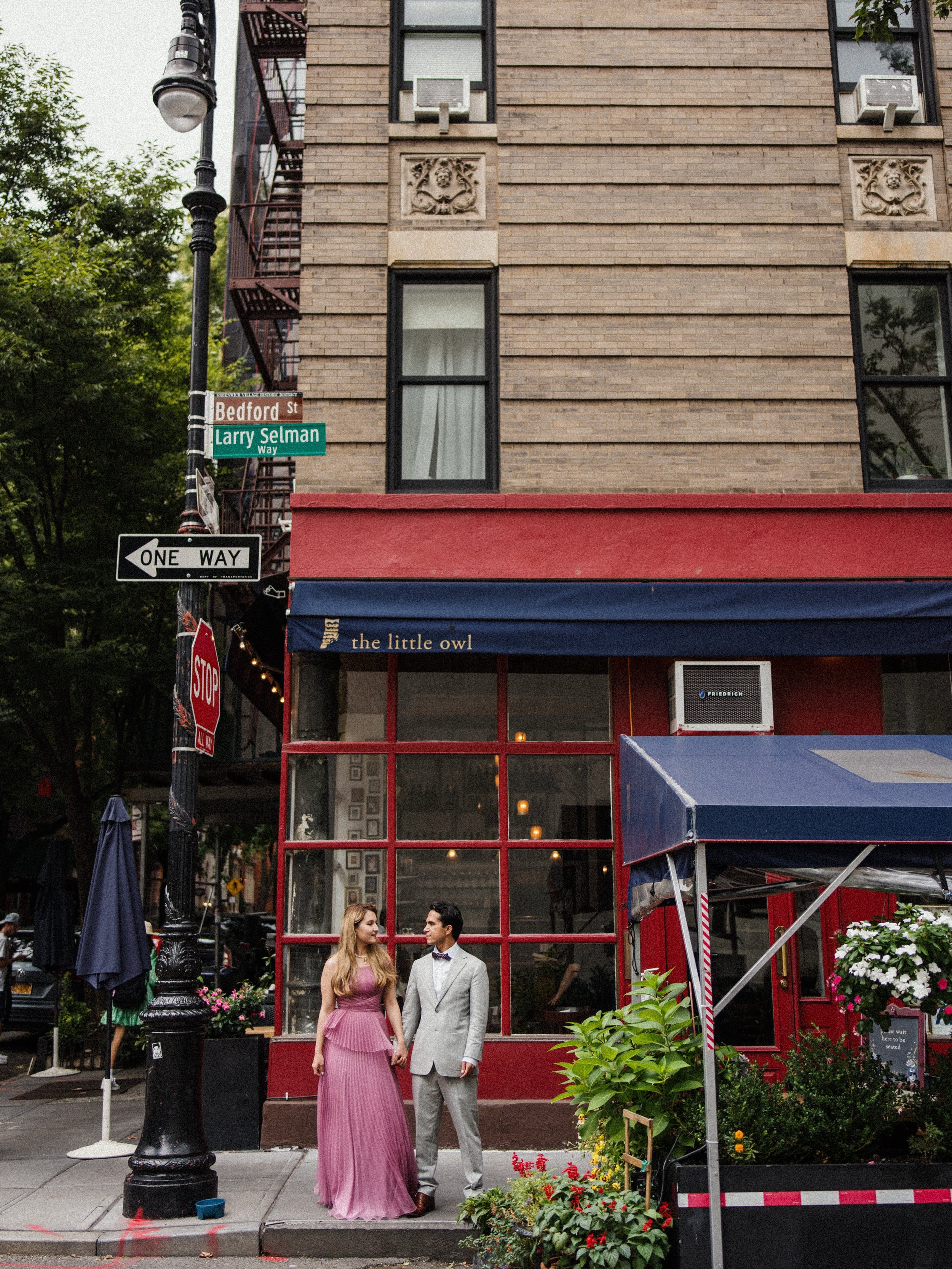 couple snap by the little owl 

#nycengagementphotographer #nycelopementphotographer #nycweddingphotographer