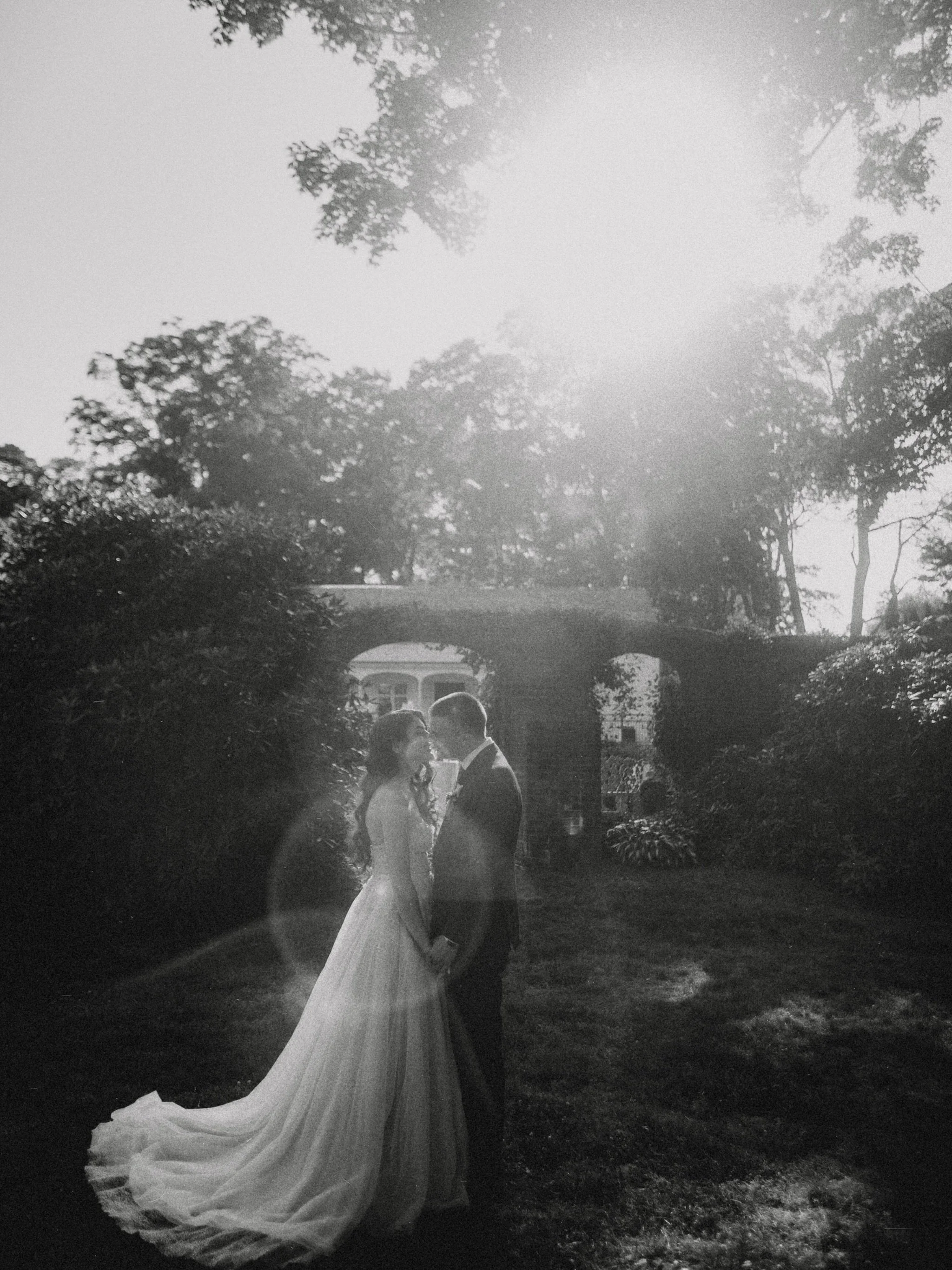 couple snap chasing the light 

#blackandwhitewedding #cinematicvibes #documentarystyle