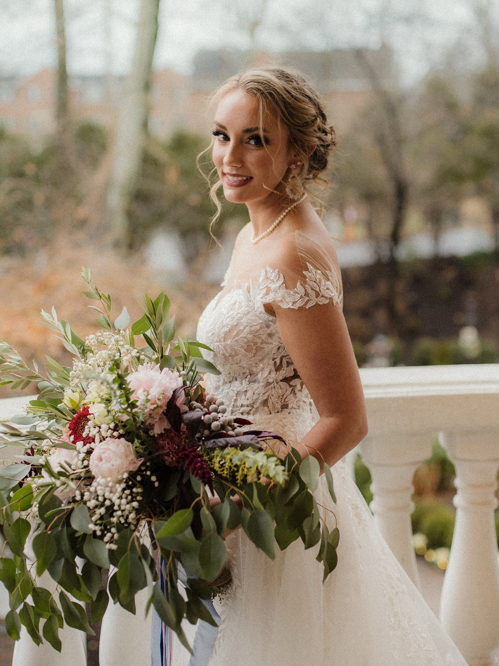 bride snap soft morning air

#nycweddingphotographer #nycelopementphotographer #nycengagementphotographer