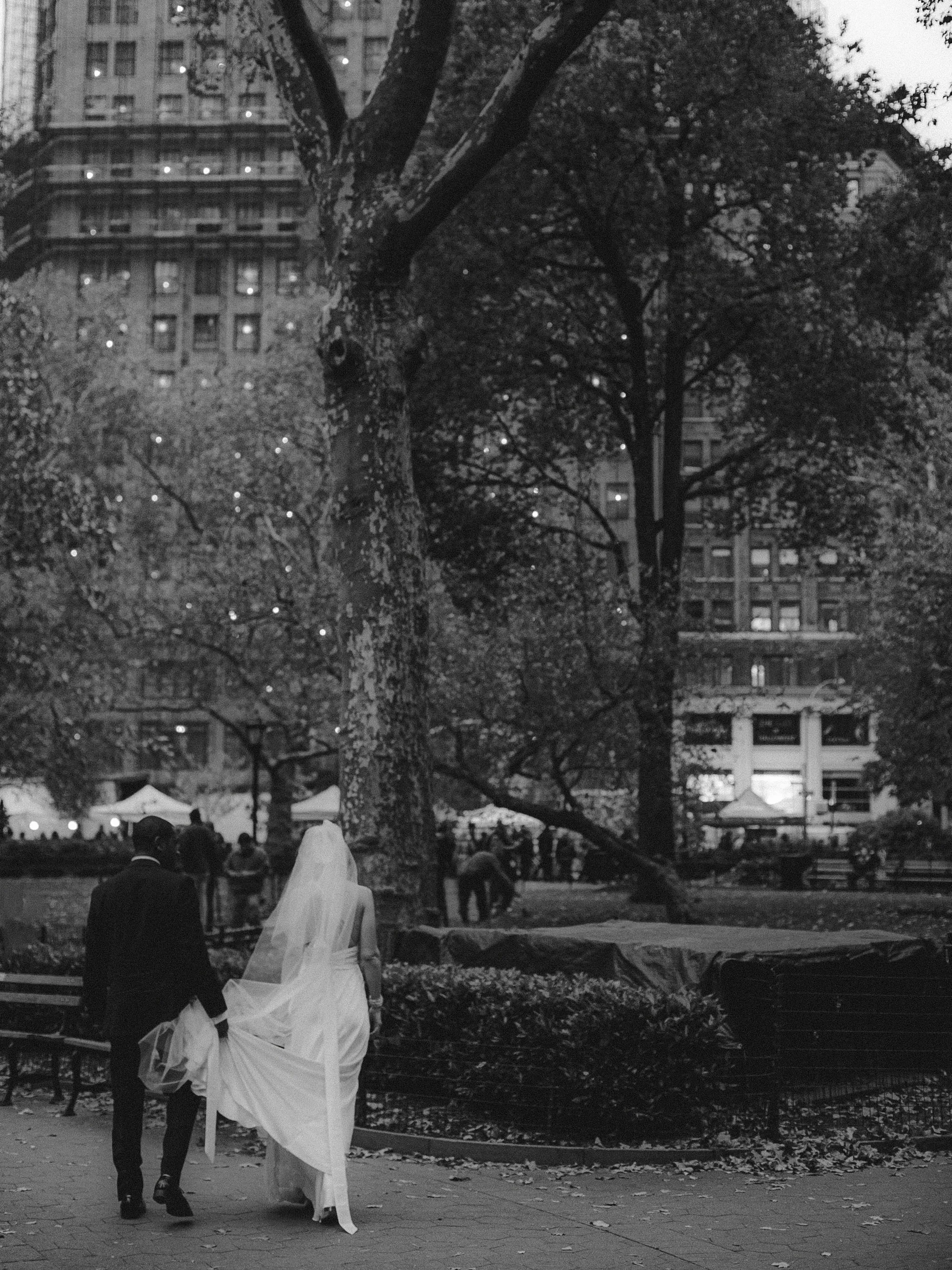 couples call it a day

#nycweddingphotographer #nycelopementphotographer #brooklynweddingphotographer