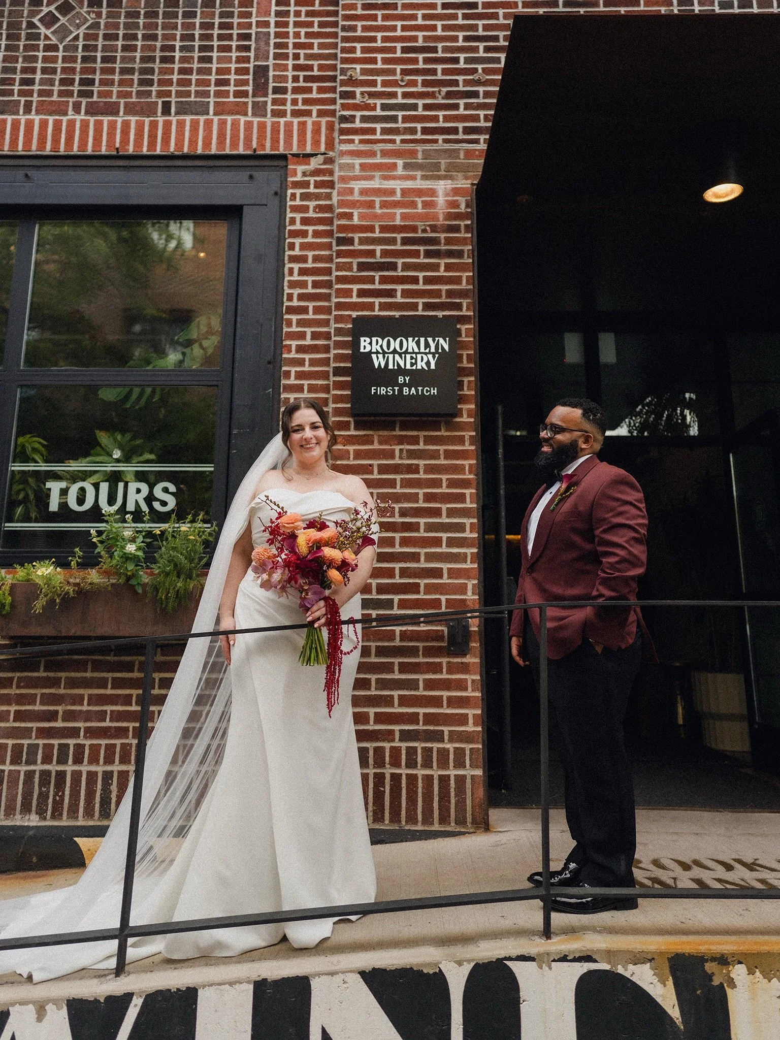 Claudia &amp; Roberto wedding brooklyn winery ny

venue @brooklynwinery 
floral @soulmate.florals 
music @suagentertainment 

#nycweddingphotographer #brooklynweddingphotographer #nycelopementphotographer