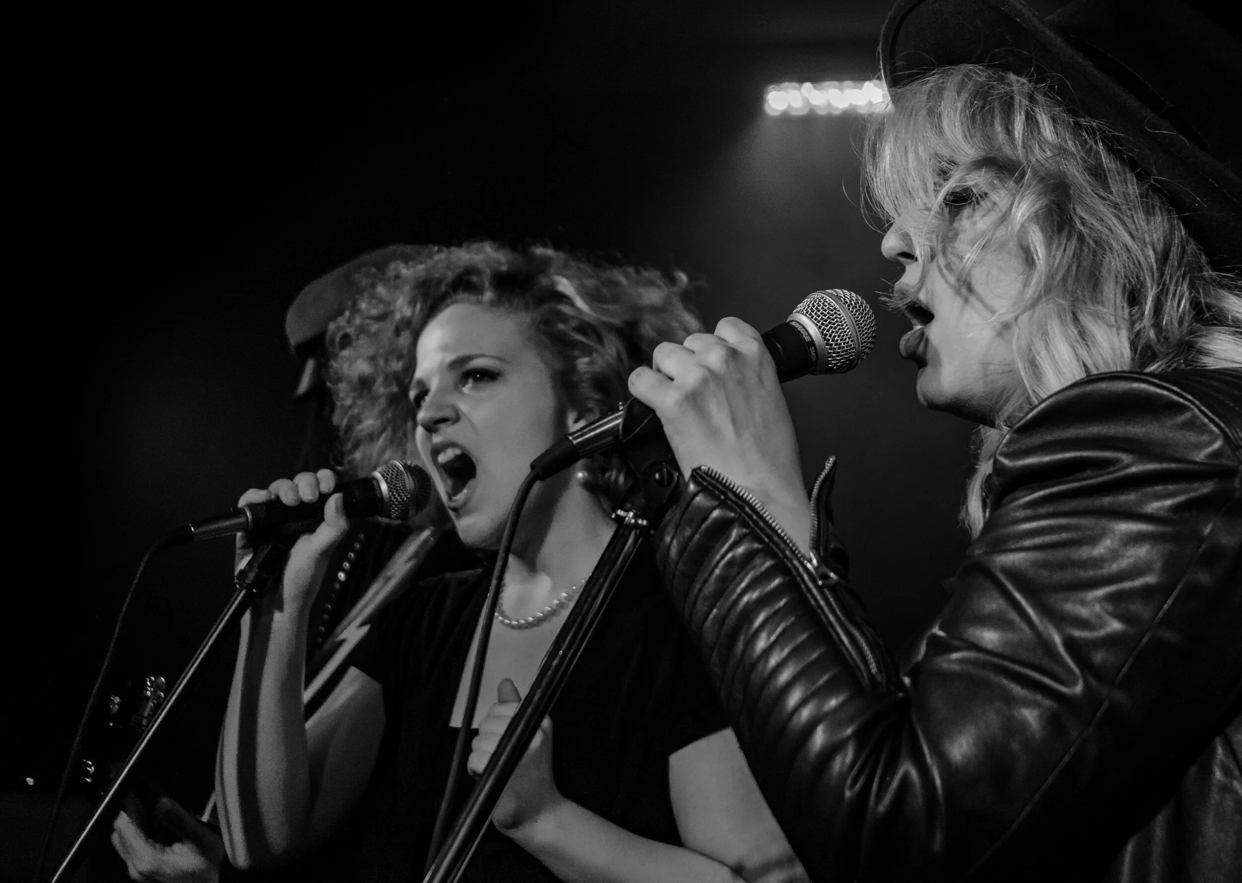  photo by @belovedmenace 