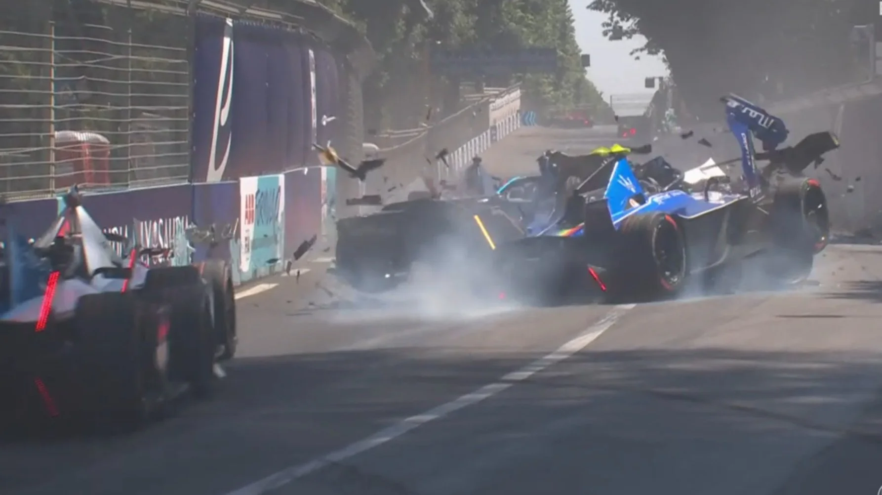 Formula E redflagged after violent multicar crash in Rome