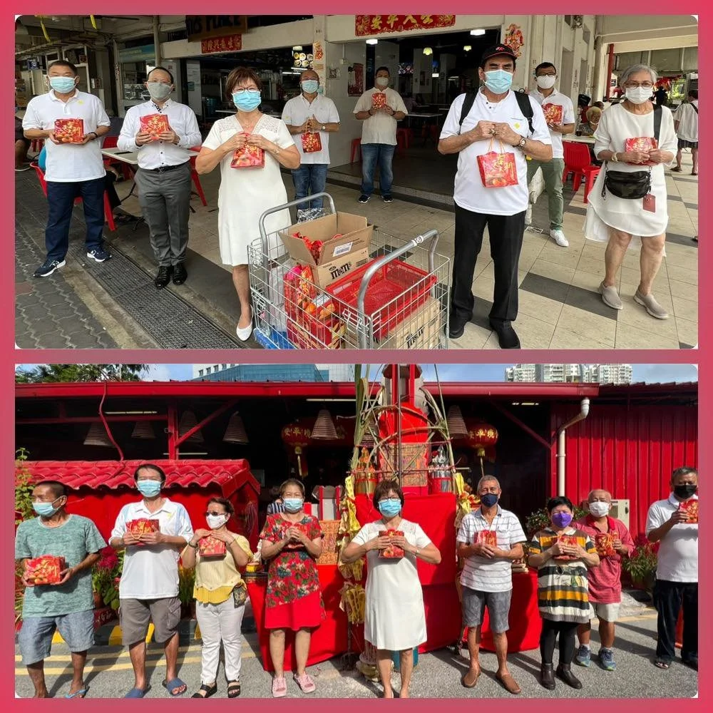 Greeting Friends @ North Bridge Road Market