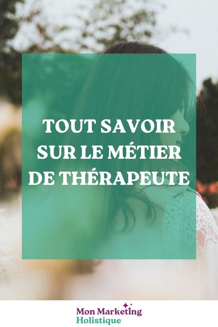 une femme qui recherche des informations sur comment devenir thérapeute
