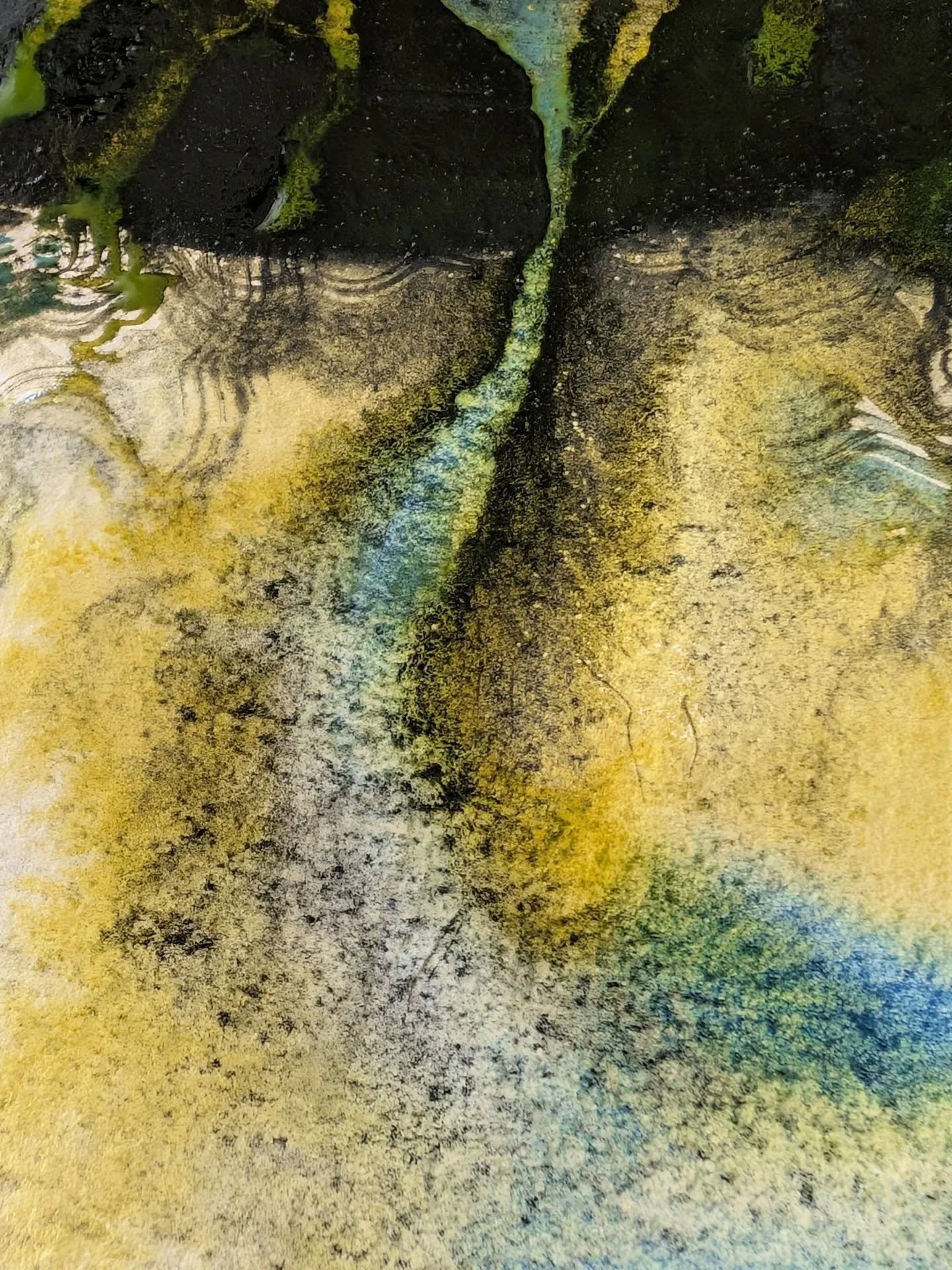 Just over here watching the paint. It's slow flow that makes some of these textures possible, no rushing allowed.