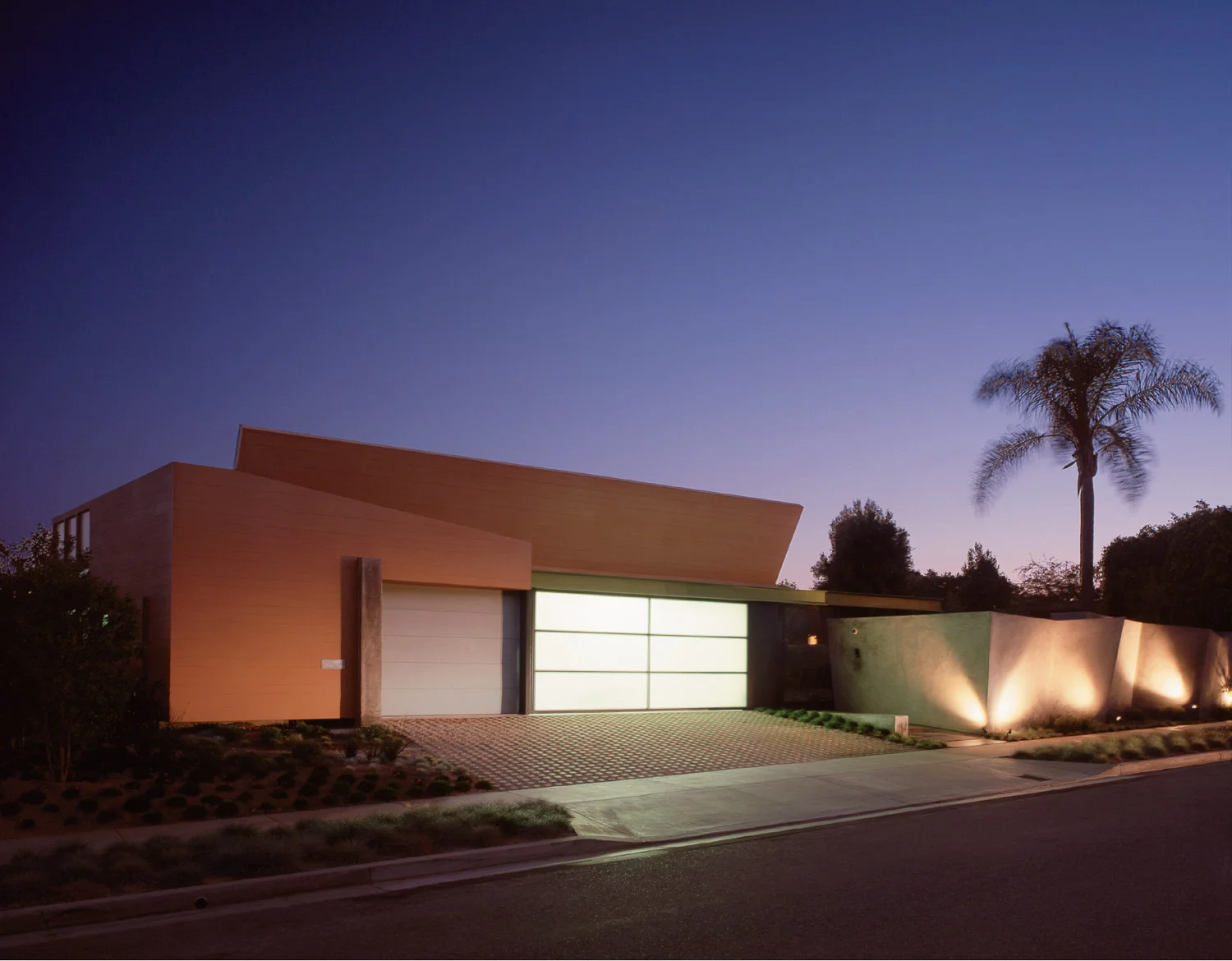 uyemura-front-twilight_WEB.jpg