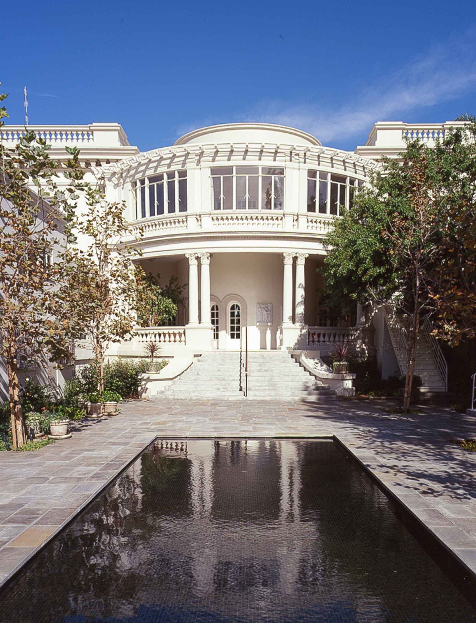 Guasti back facade WEB.jpg