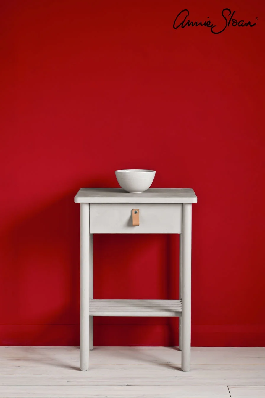 chicago-grey-side-table_-piano-in-old-violet-curtain_-emperor_s-silk-wall-paint_-linen-union-in-old-violet-_-old-white-lampshade_-72dpi-image-1.jpg