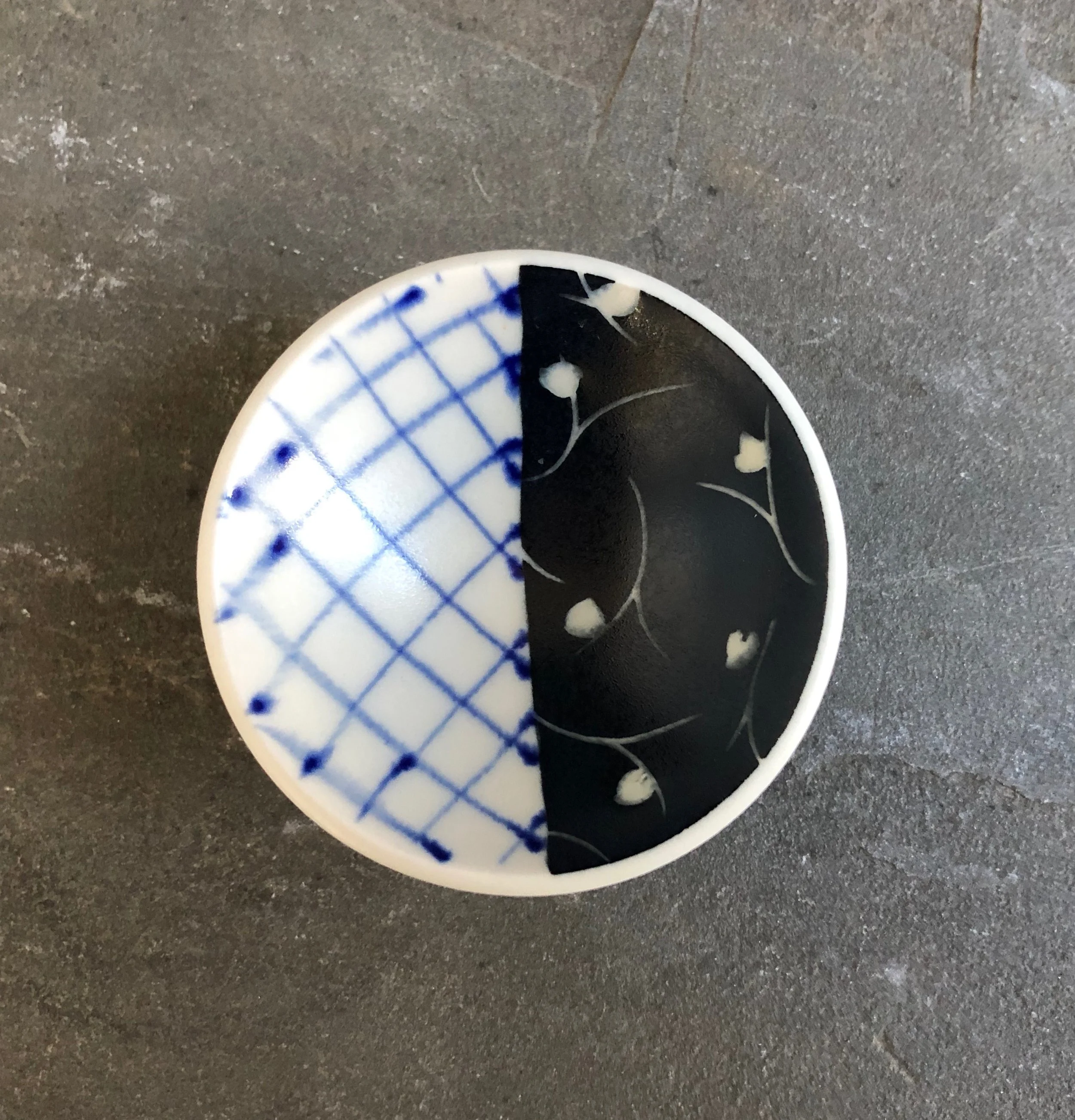 Mini Porcelain Bowl- Half Black, Half Cobalt Crisscross (3")