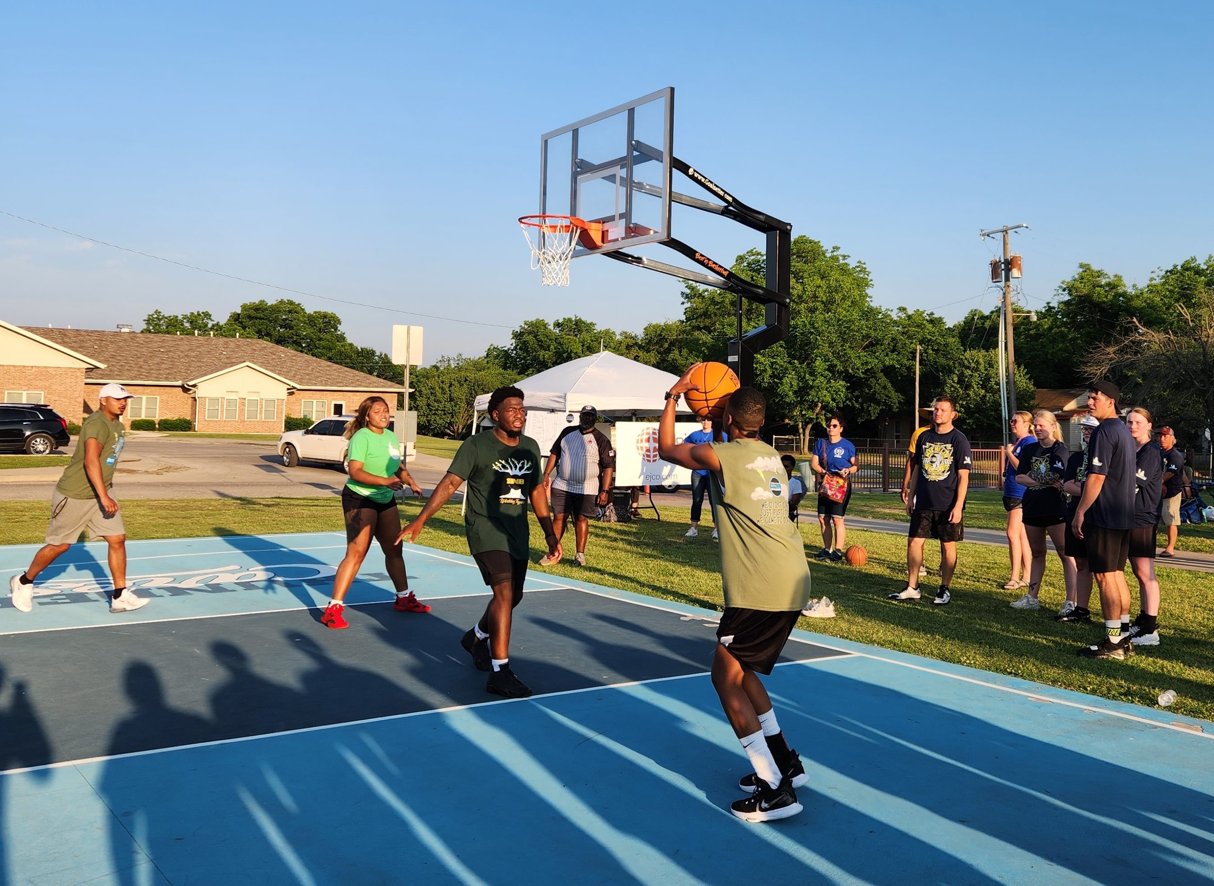 Basketball - Dot 4 more Players.jpg