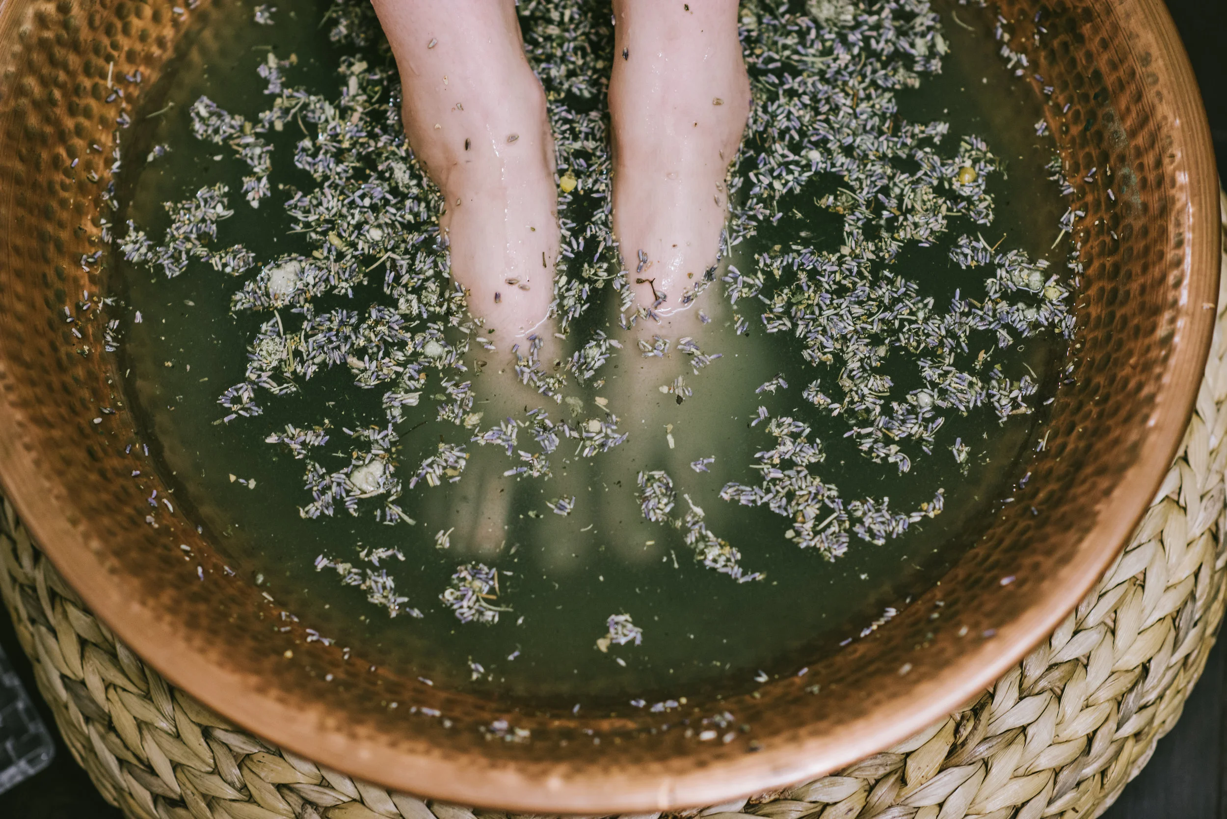 BARE BEAUTY R-1058.JPG