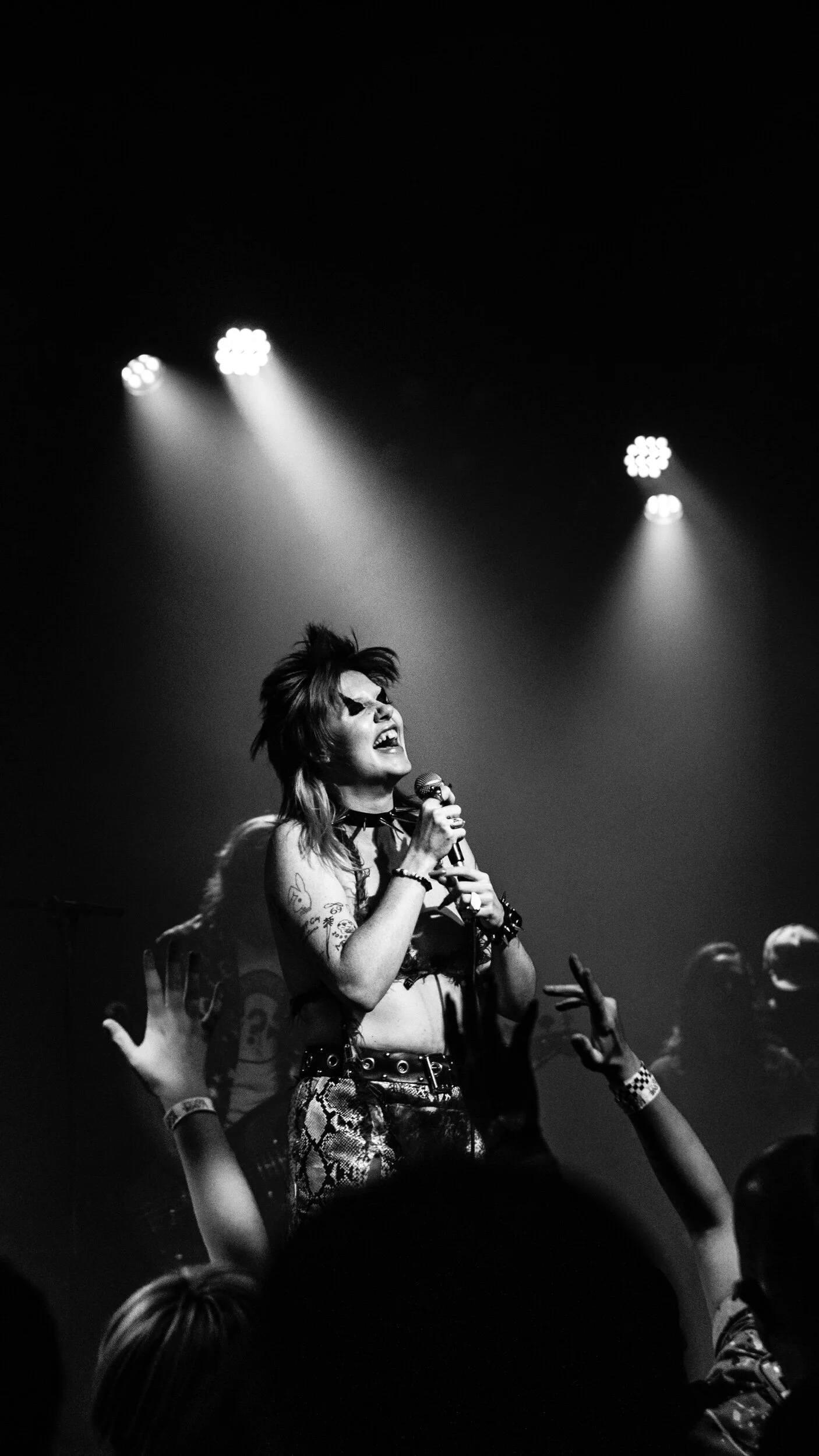 Surfbort Sells Out Their First Show Back at The Lodge Room with Niis, The Freakees, and Shamon Cassette